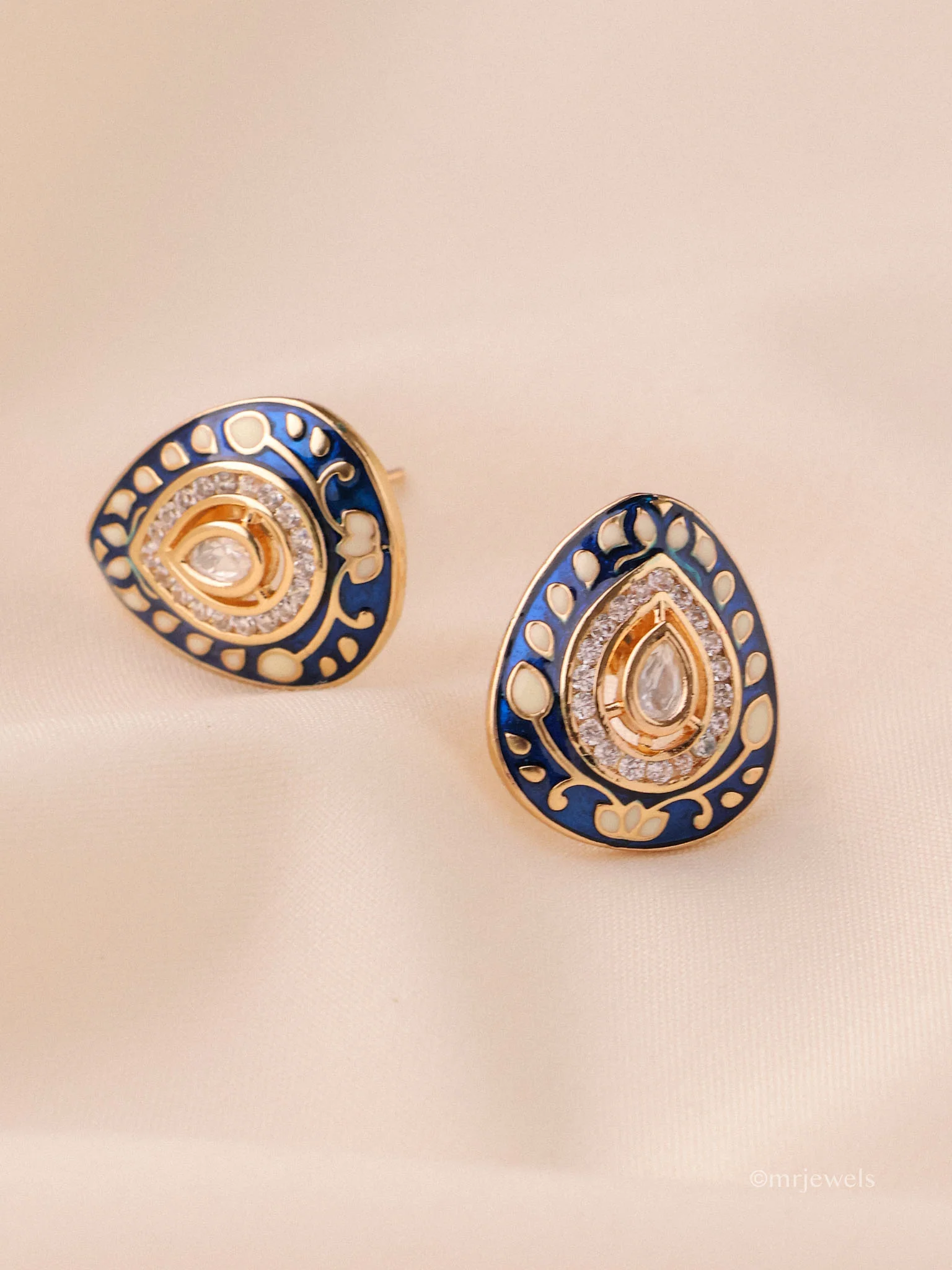 Aaradhya Meenakari Grace Pendant Set - Image 8