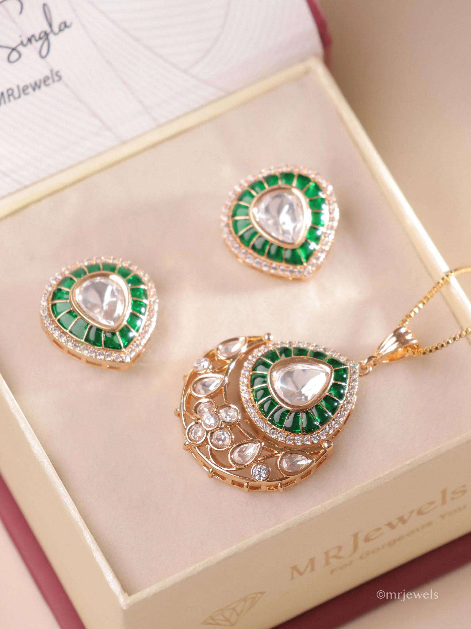 Aarini Jewel Pendant Set