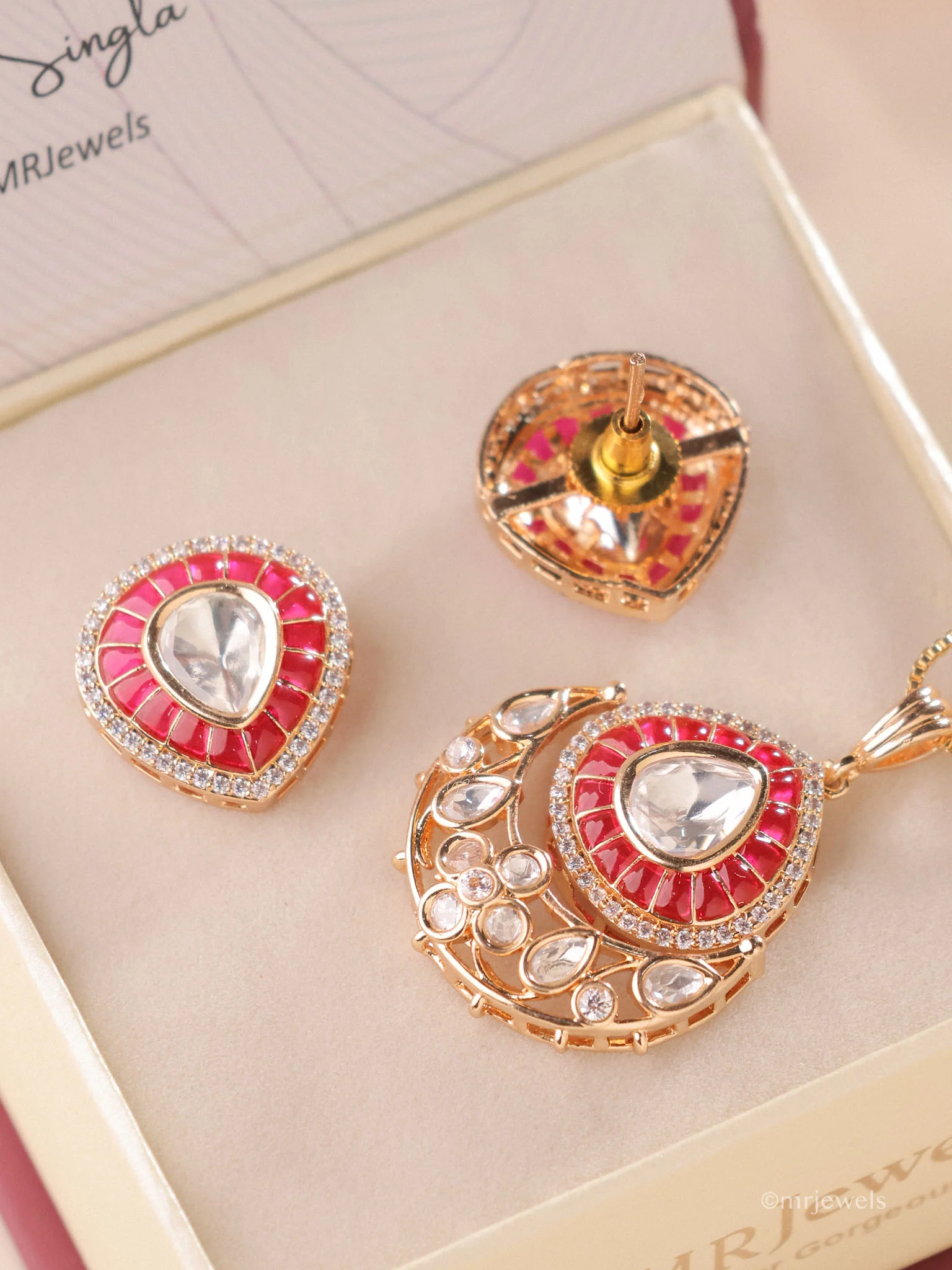 Aarini Jewel Pendant Set - Image 3