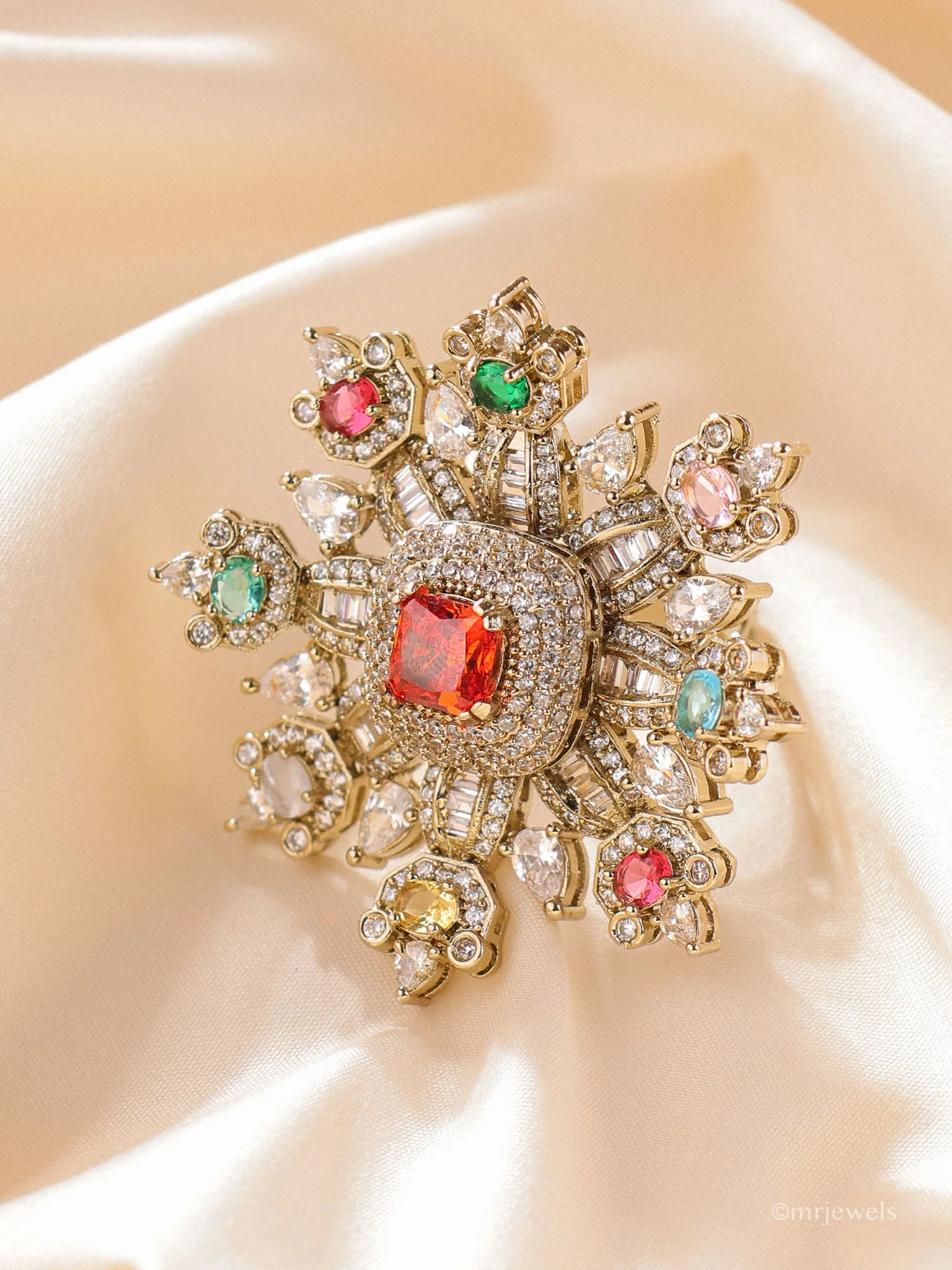 Aarini Royal Oversized Cocktail Ring - Image 2