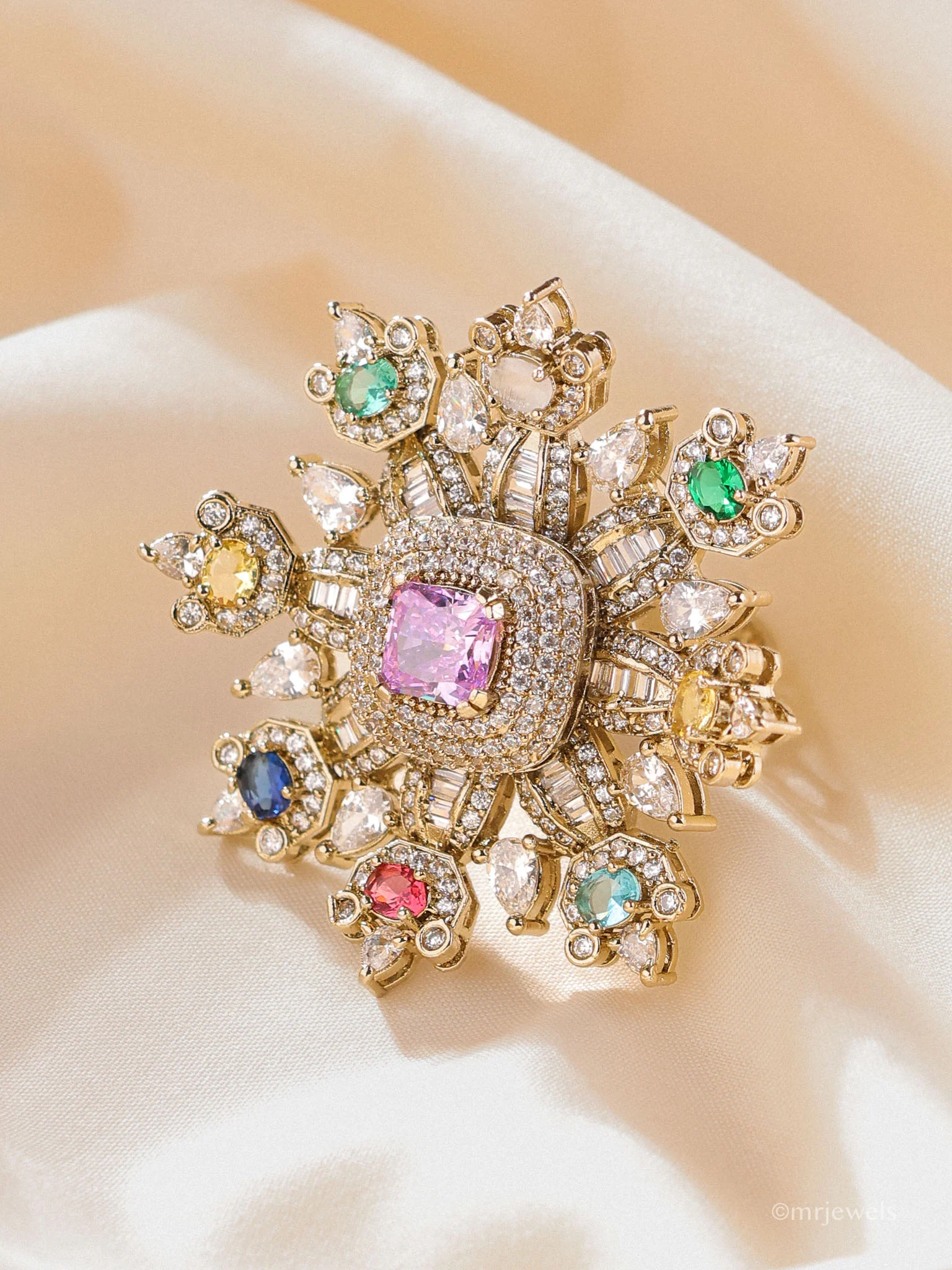 Aarini Royal Oversized Cocktail Ring - Image 4