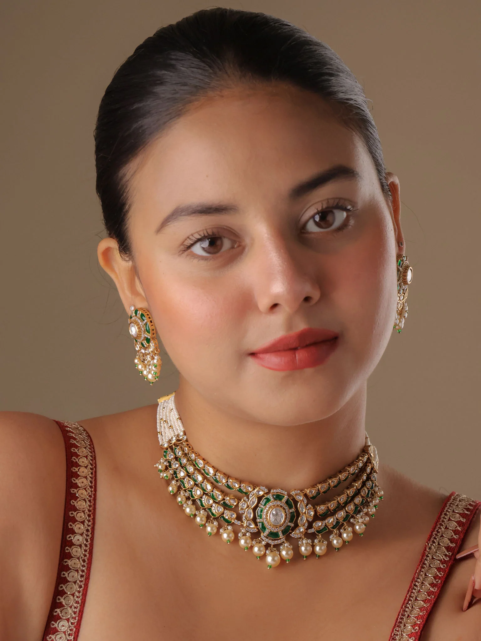 Aarohi Emerald Kundan Choker Set