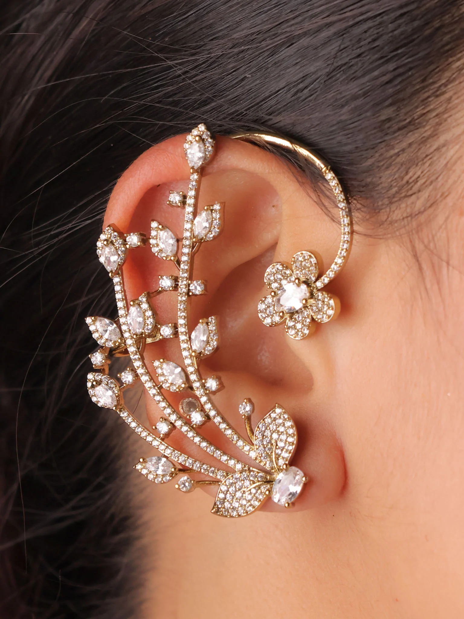 Aarohi Noor Ear Cuff