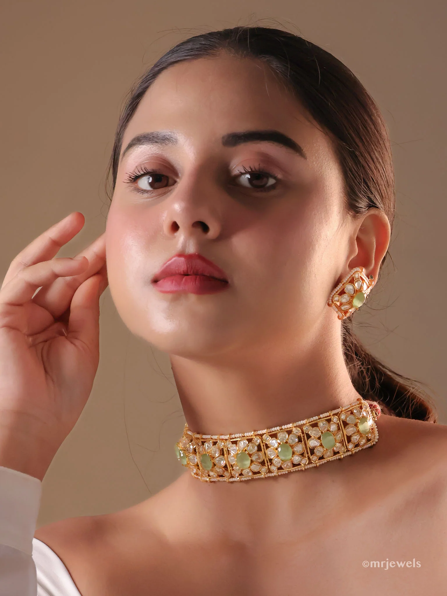 Aarzoo Emerald Polki Grid Choker Set (with Studs) - Image 4