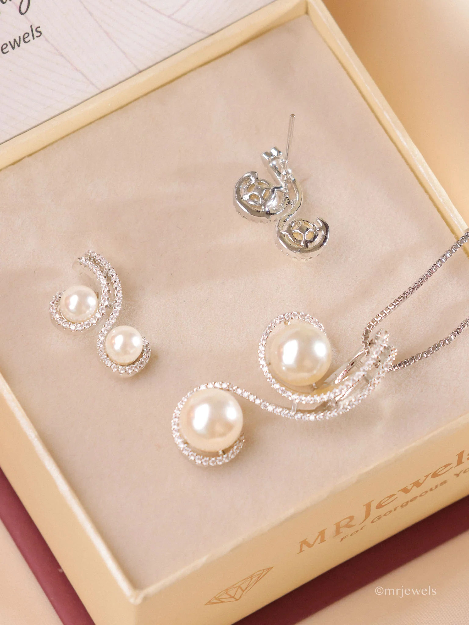 Ahalya Statement Pearl Drop Pendant Set - Image 2