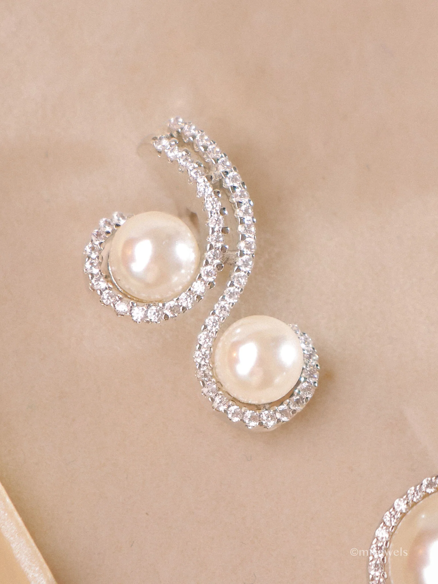 Ahalya Statement Pearl Drop Pendant Set - Image 3
