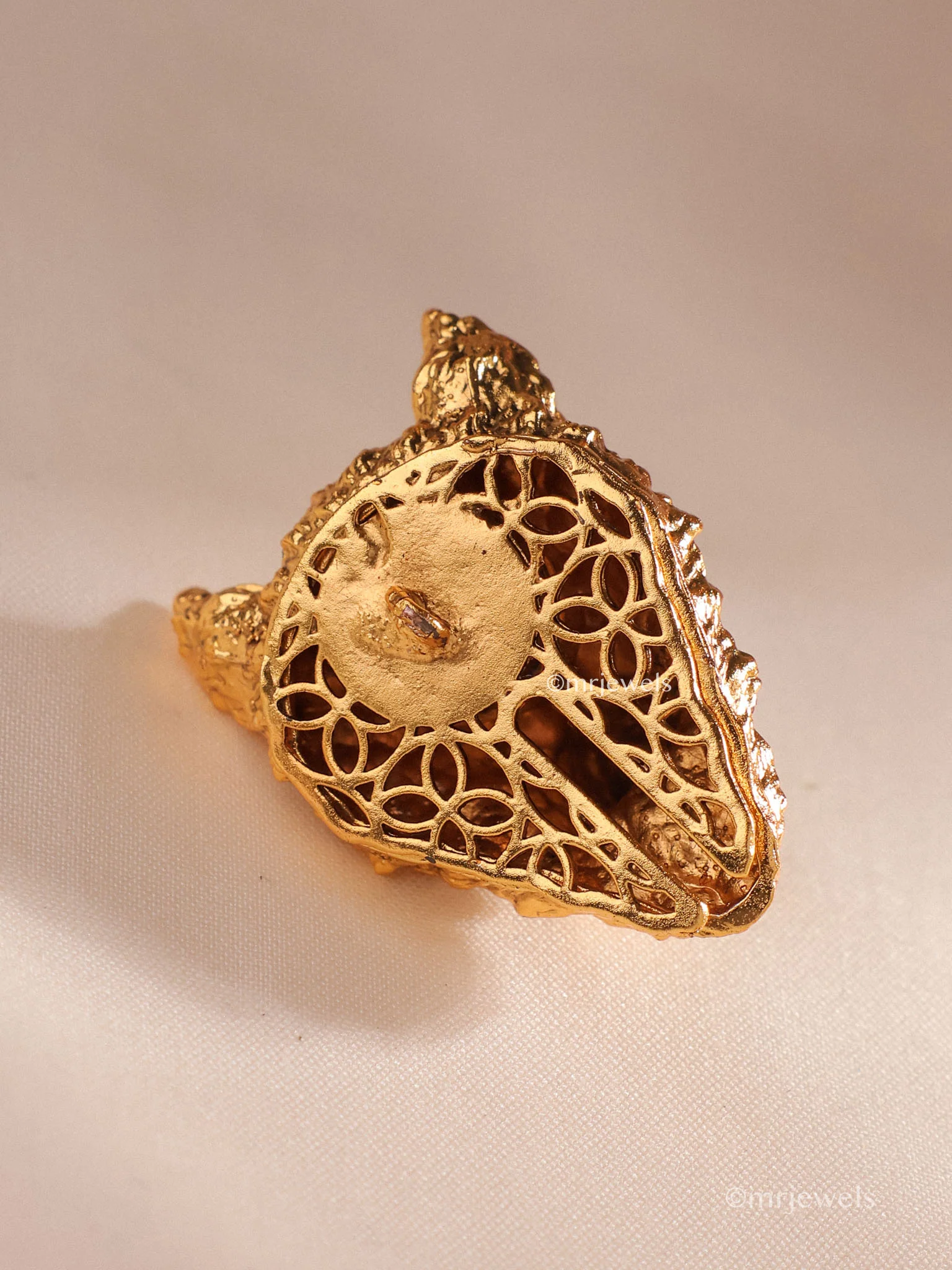 Antique Gold Wolf Brooch - Image 3