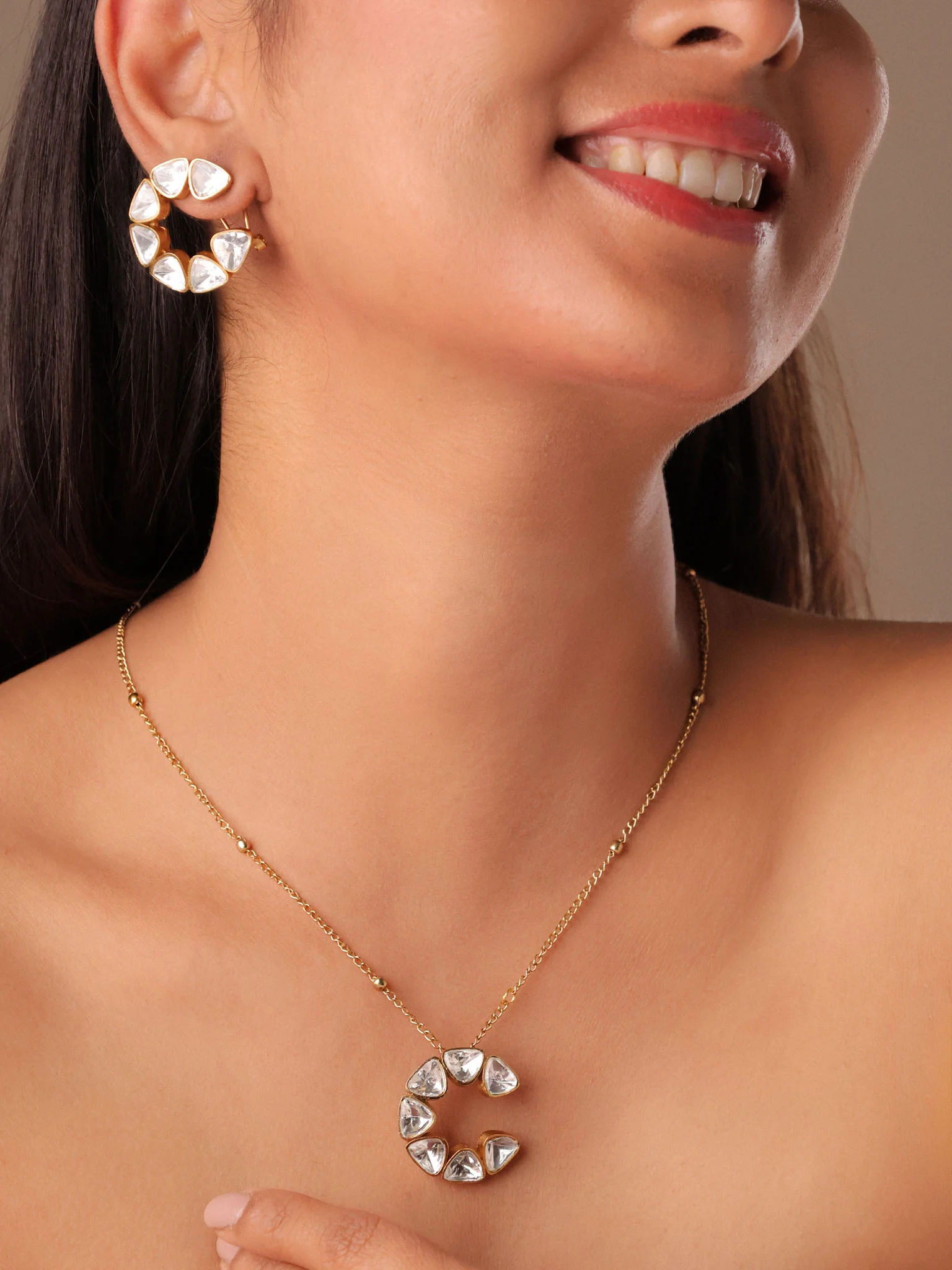Anvika Kundan Moissanite Pendant Set
