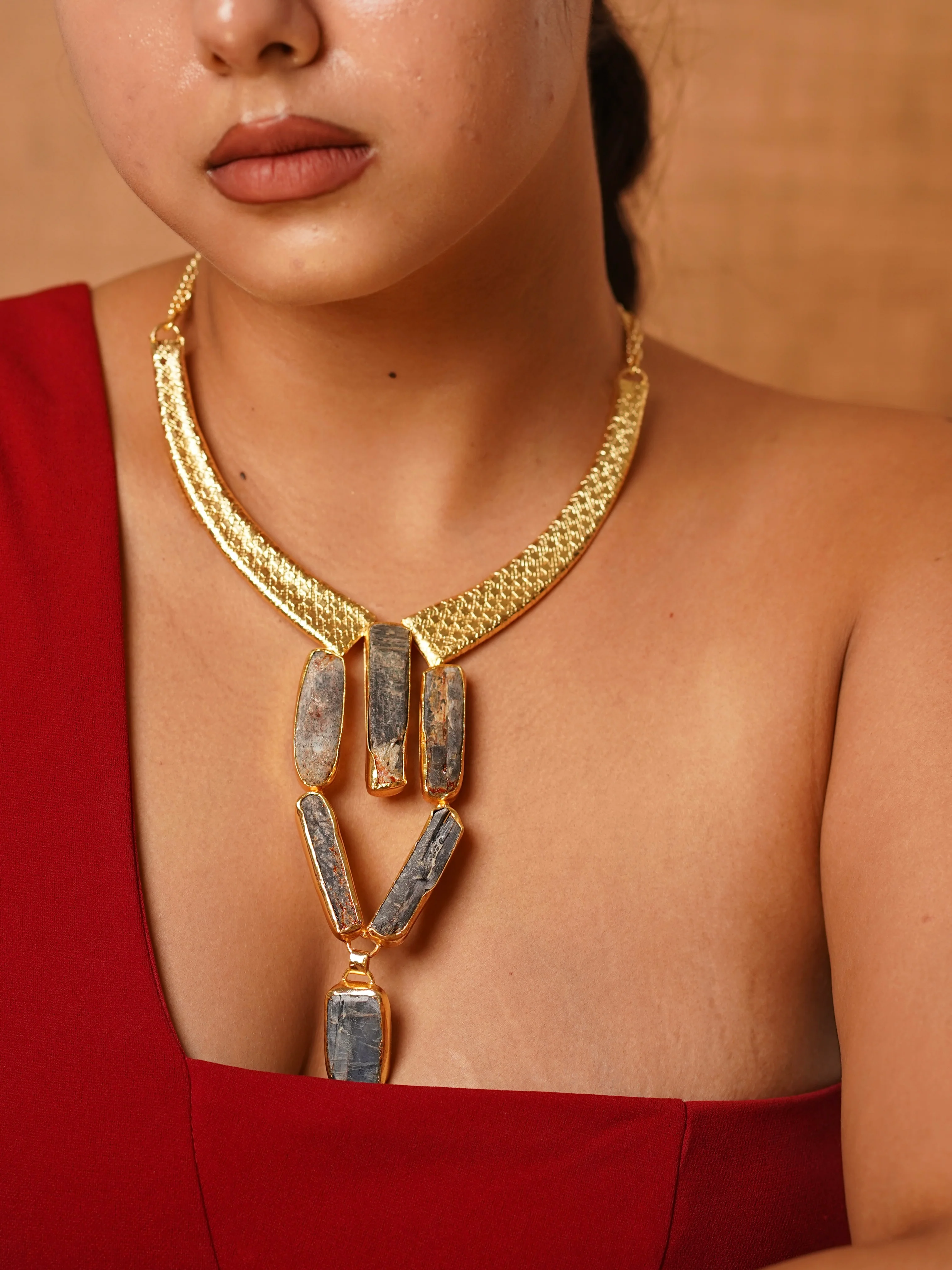 Apatite Luxe Raw-Stone Collar Necklace - Image 2