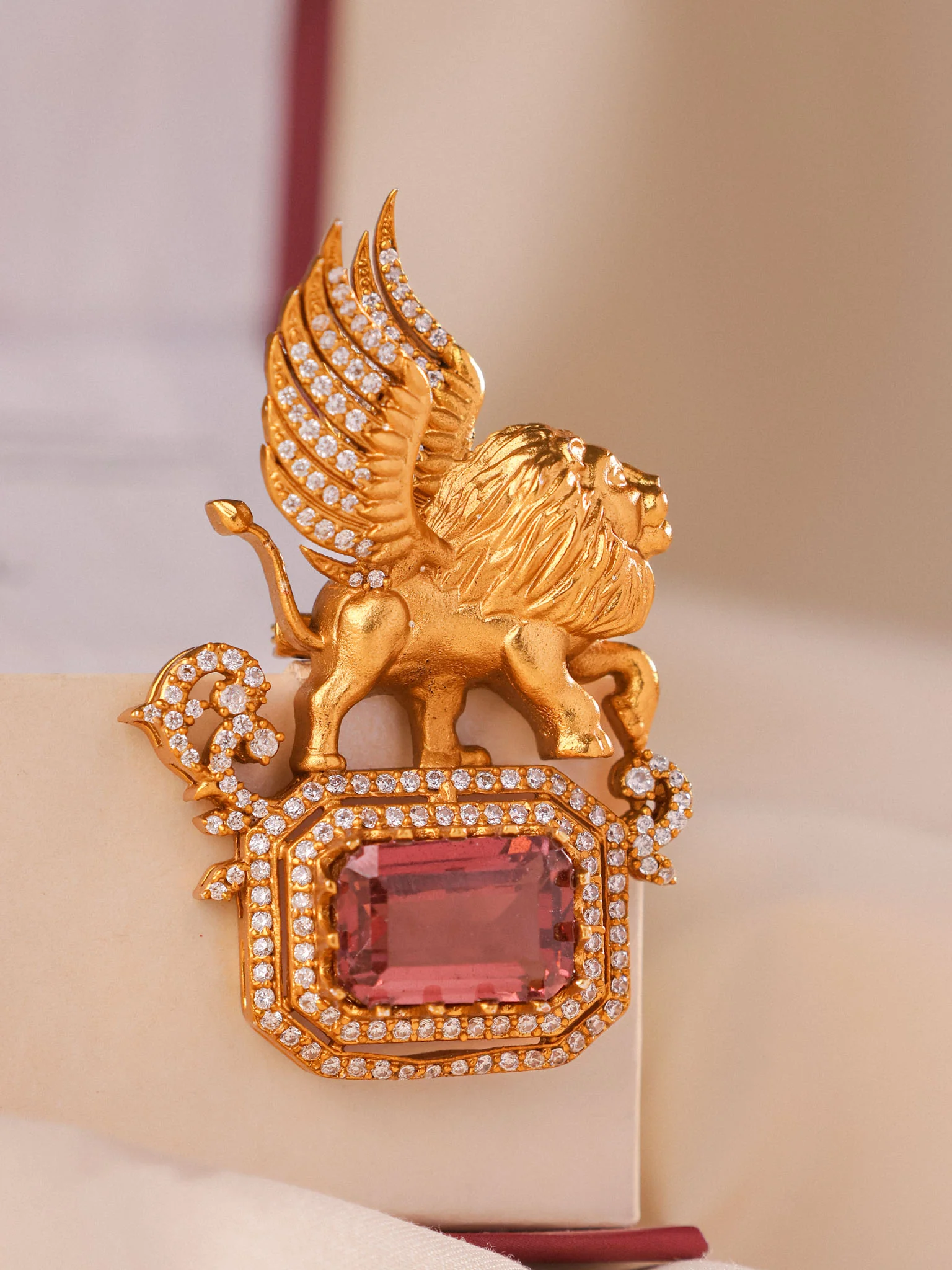 Averon Winged Lion Brooch - Image 4