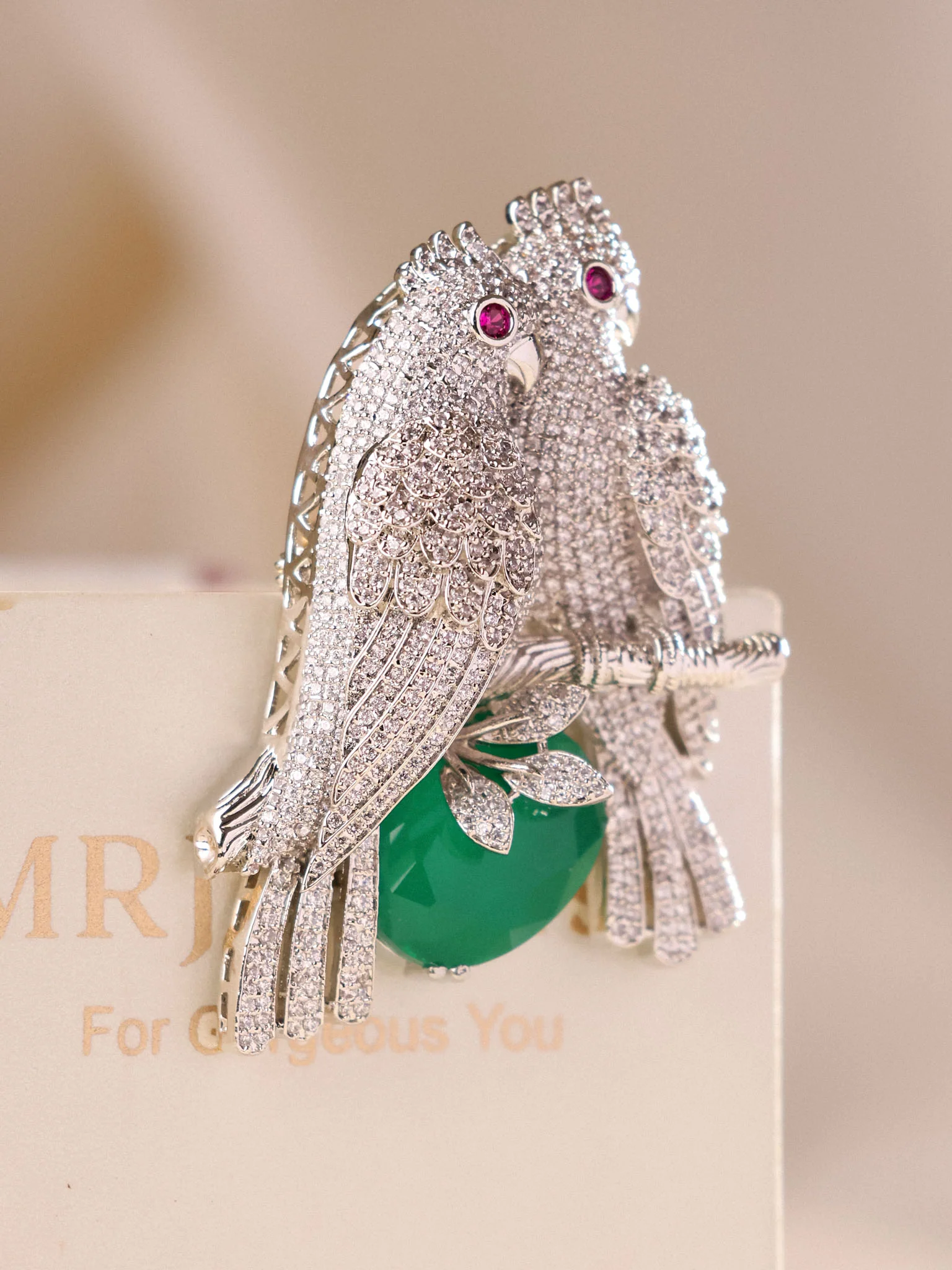 Averra Twin Parrot Emerald Brooch - Image 4