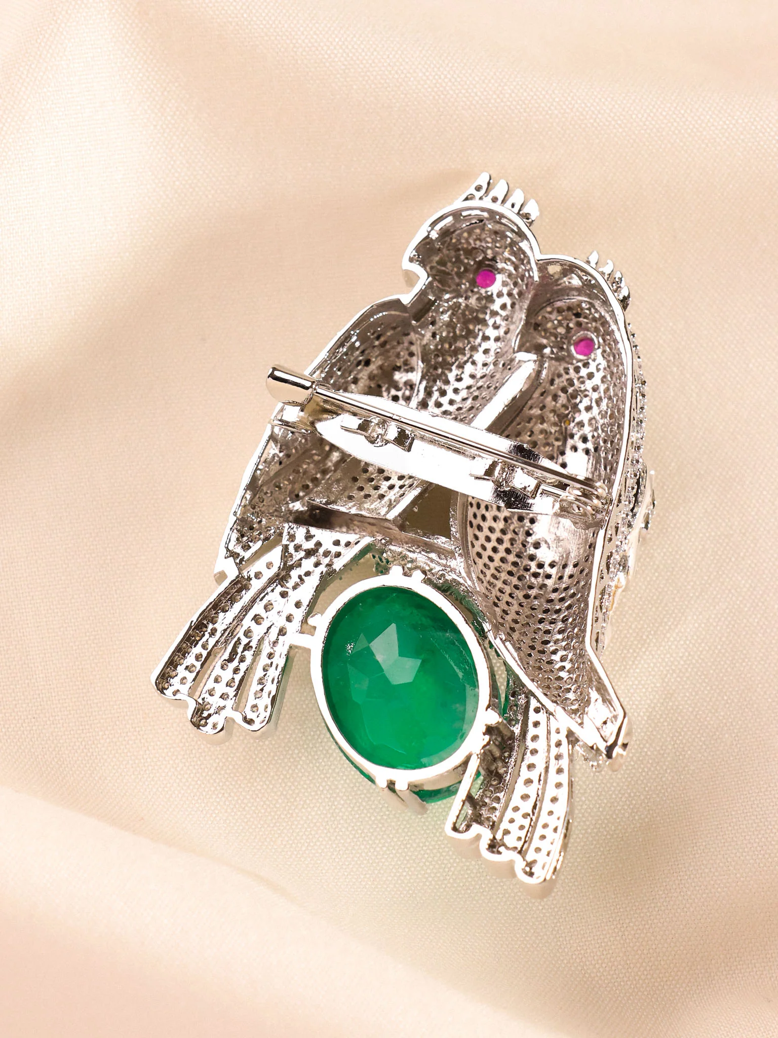 Averra Twin Parrot Emerald Brooch - Image 7