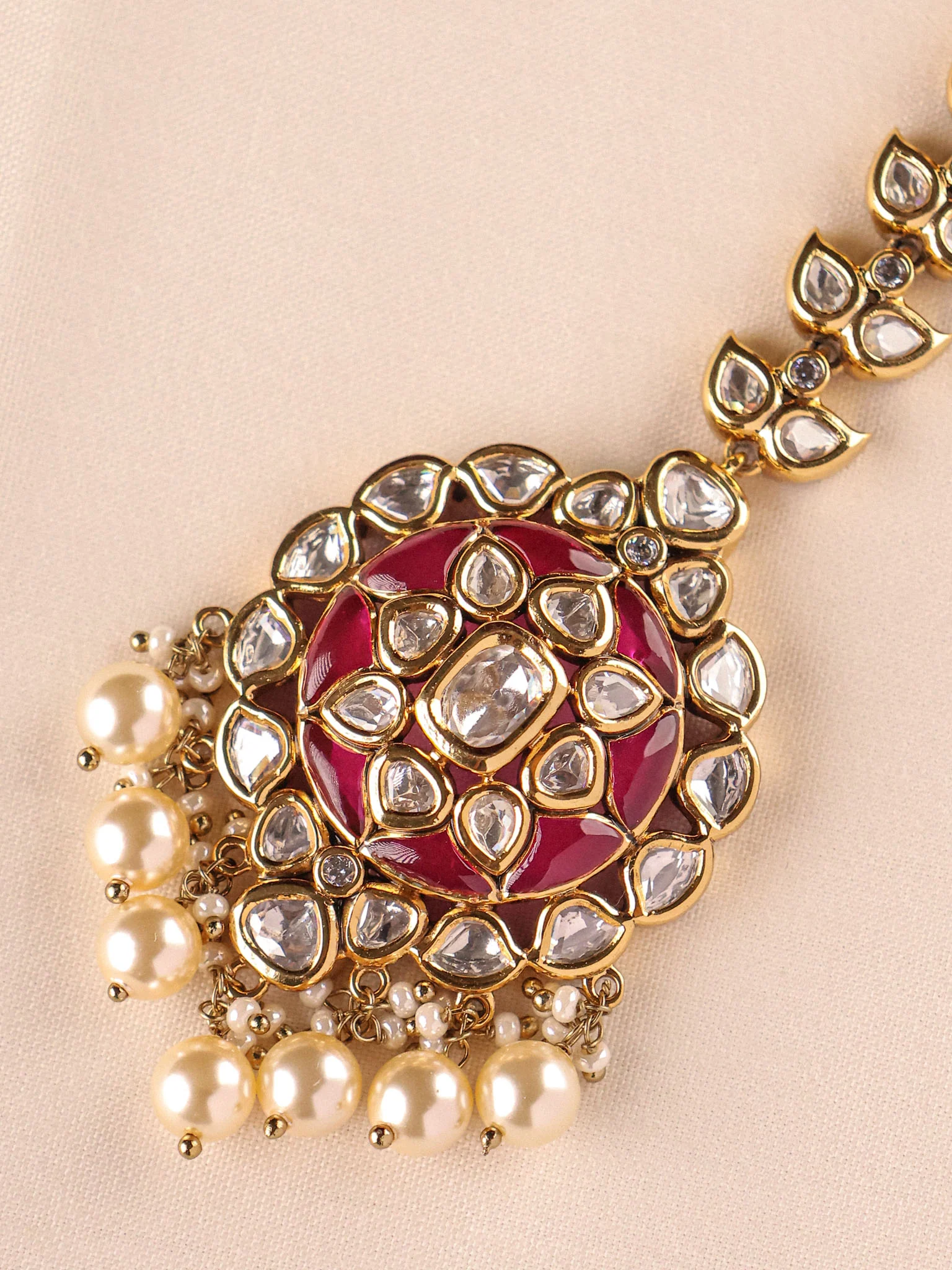 Bridal Kundan Maang Tikka with Pearl Drop - Image 5