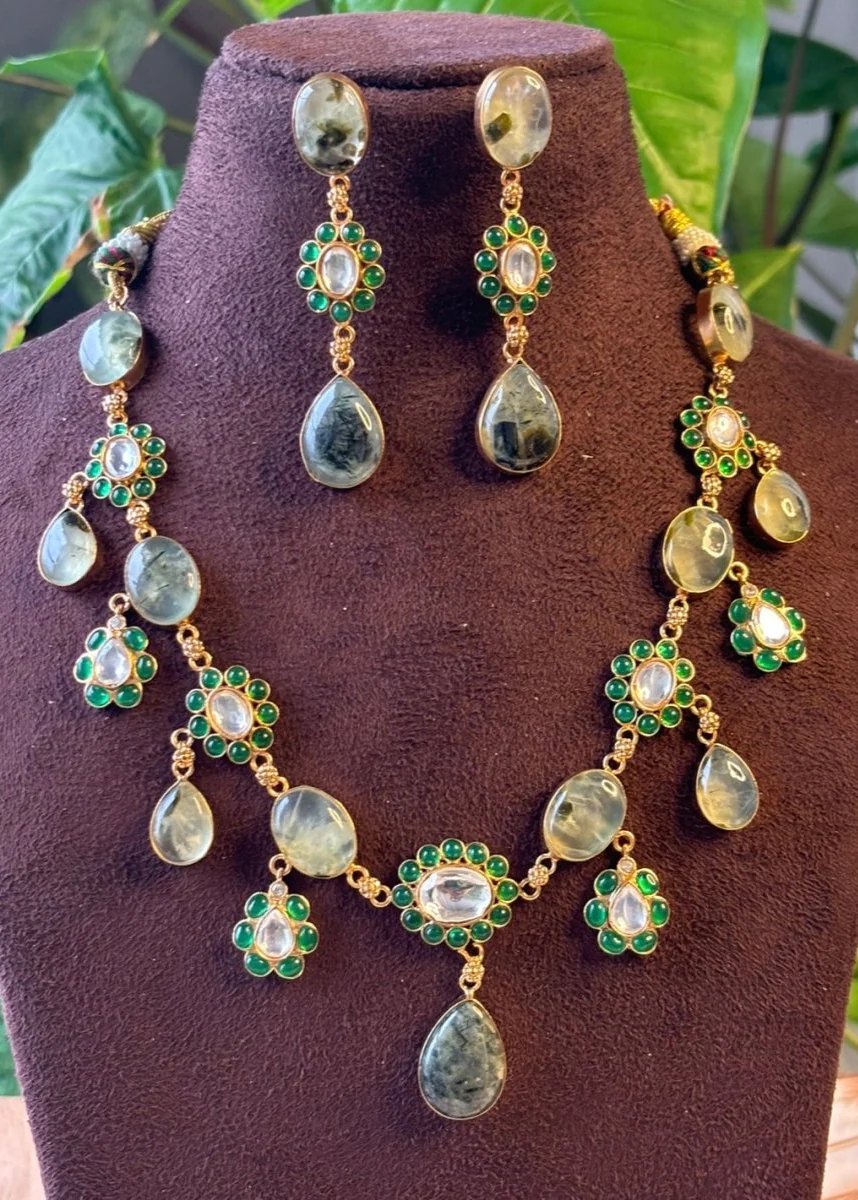 Cabachons natural stone and kemp necklace set with matching earrings