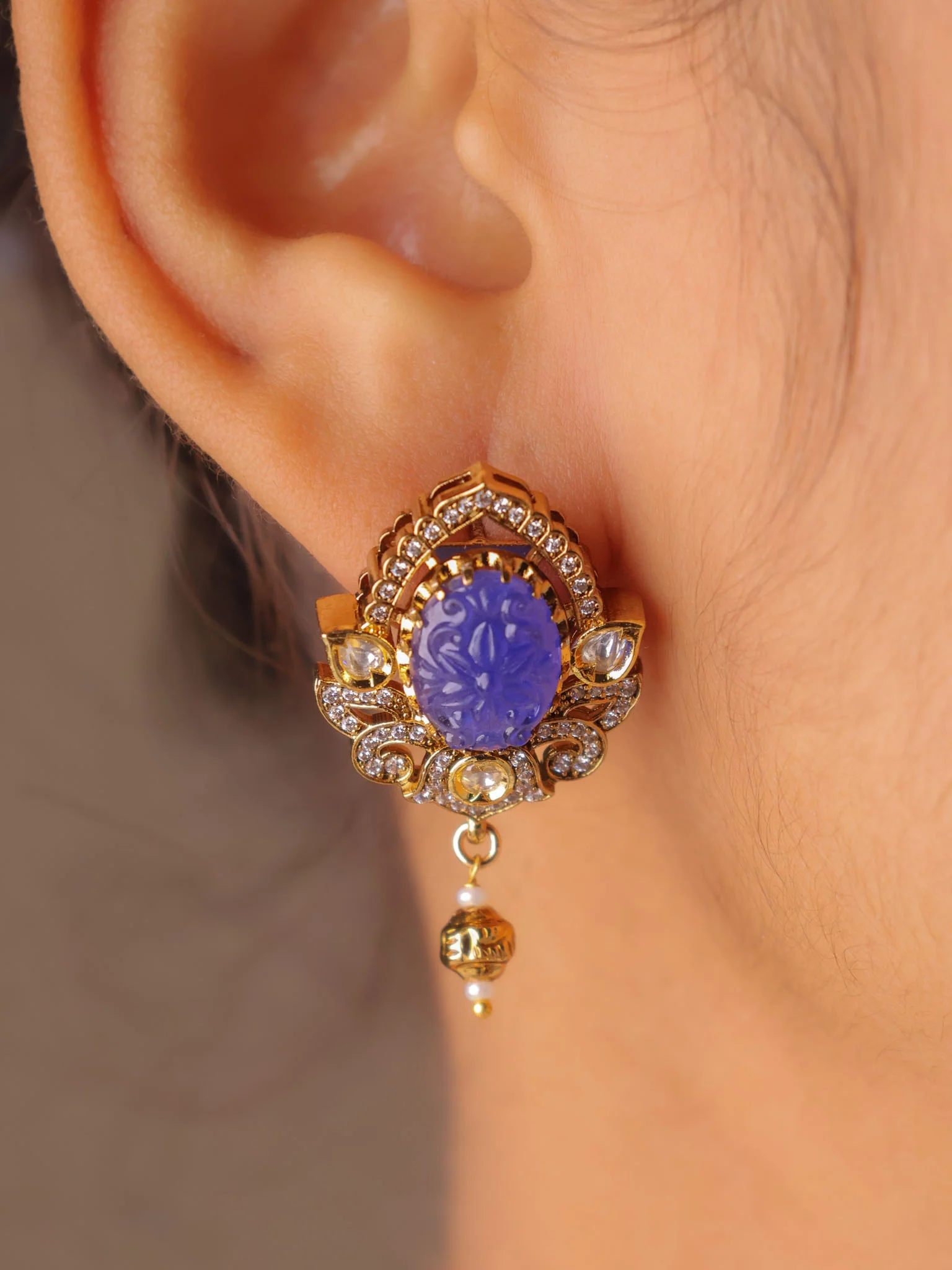 Carved Stone Kundan Pendant Set - Image 15