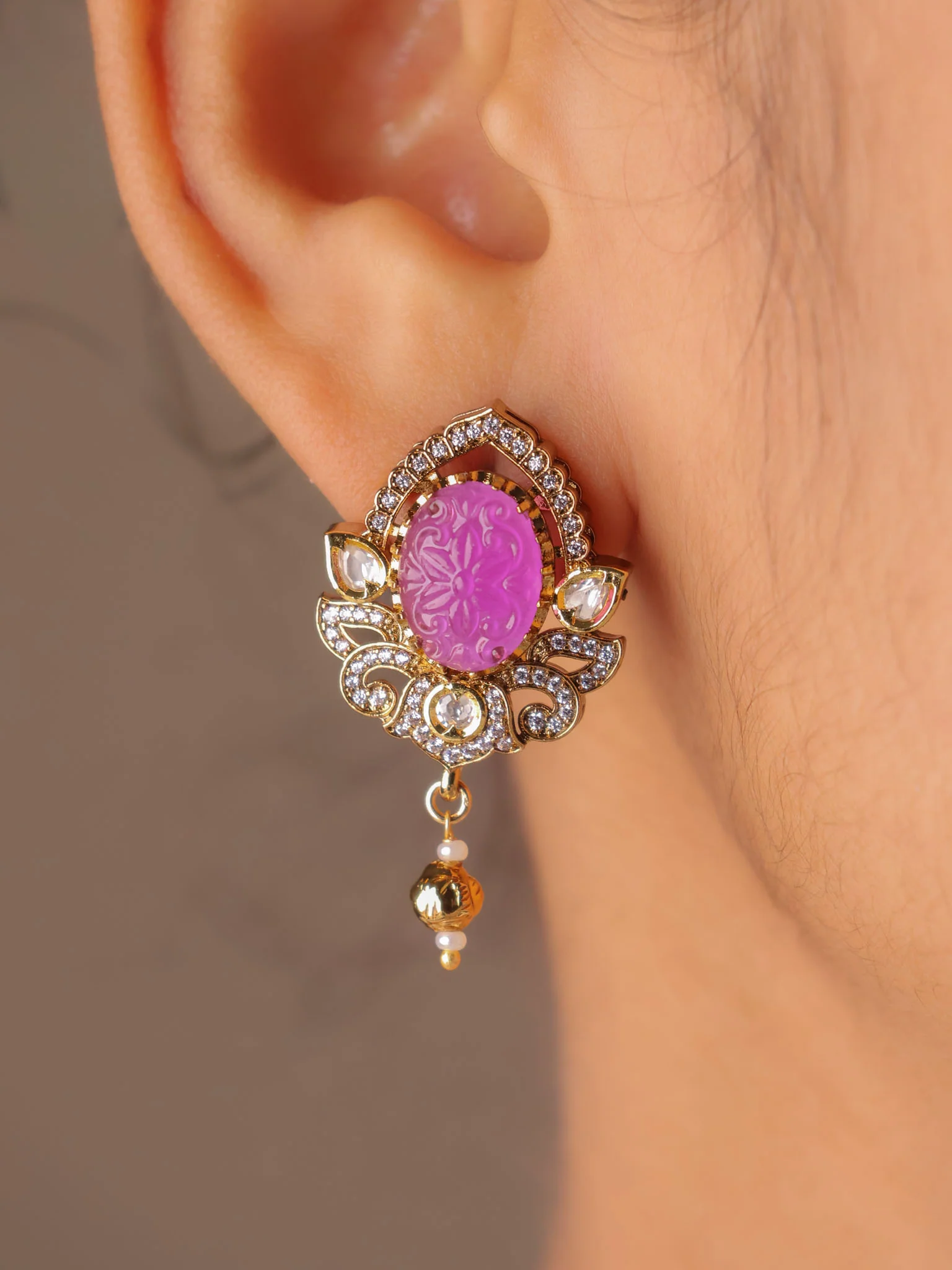 Carved Stone Kundan Pendant Set - Image 4