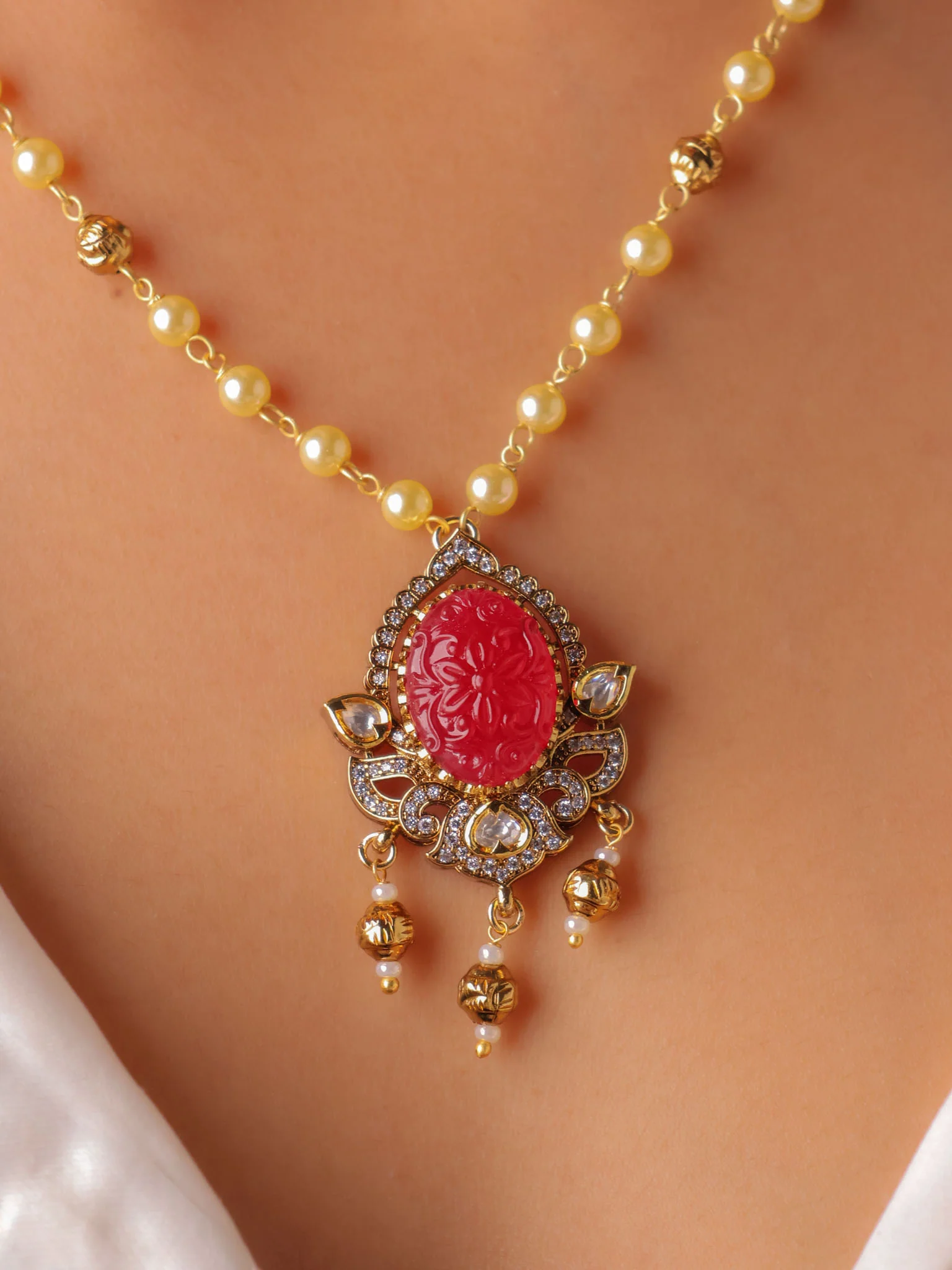 Carved Stone Kundan Pendant Set - Image 6