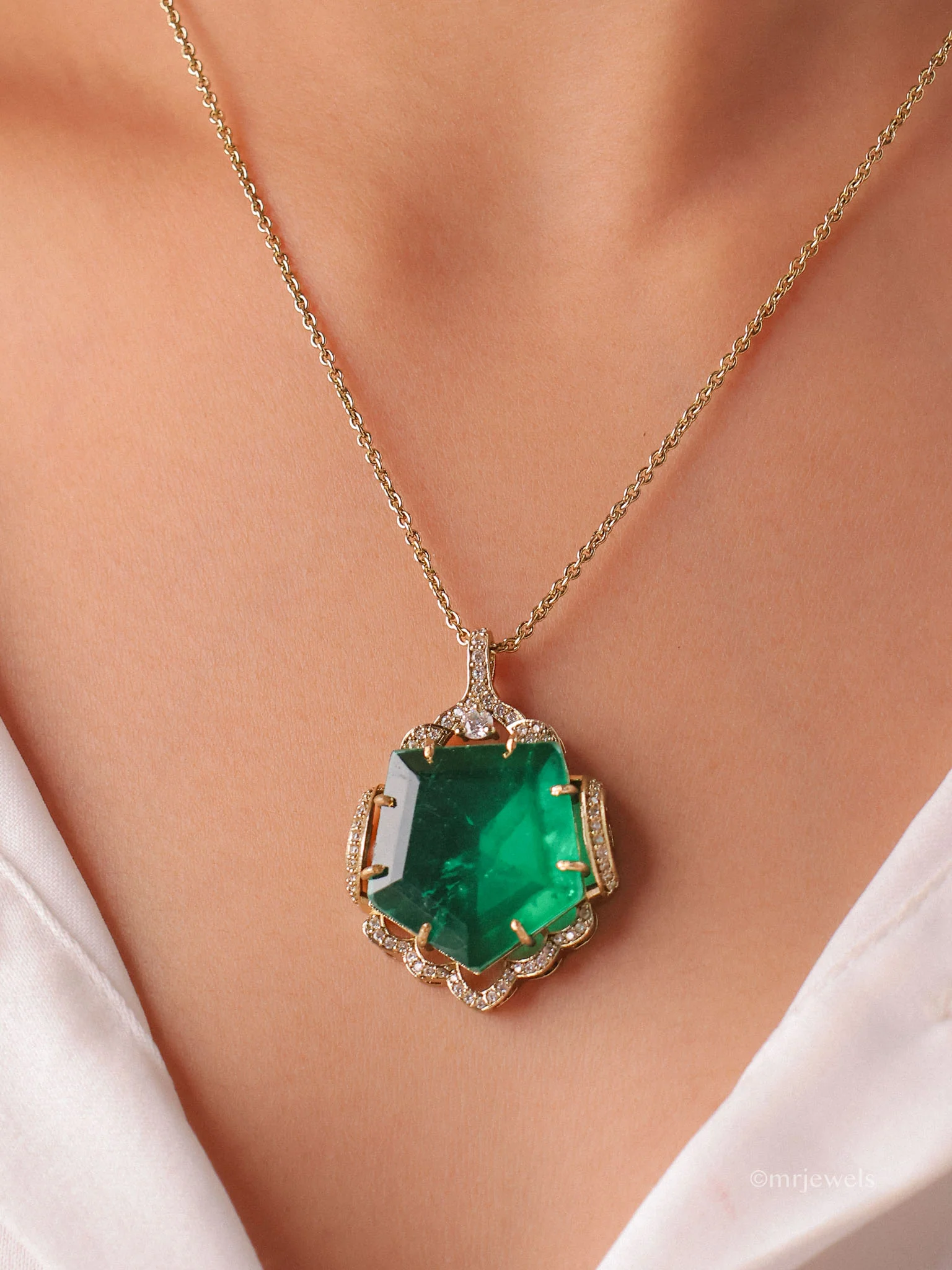 Saanvi Pendant Set - Image 9