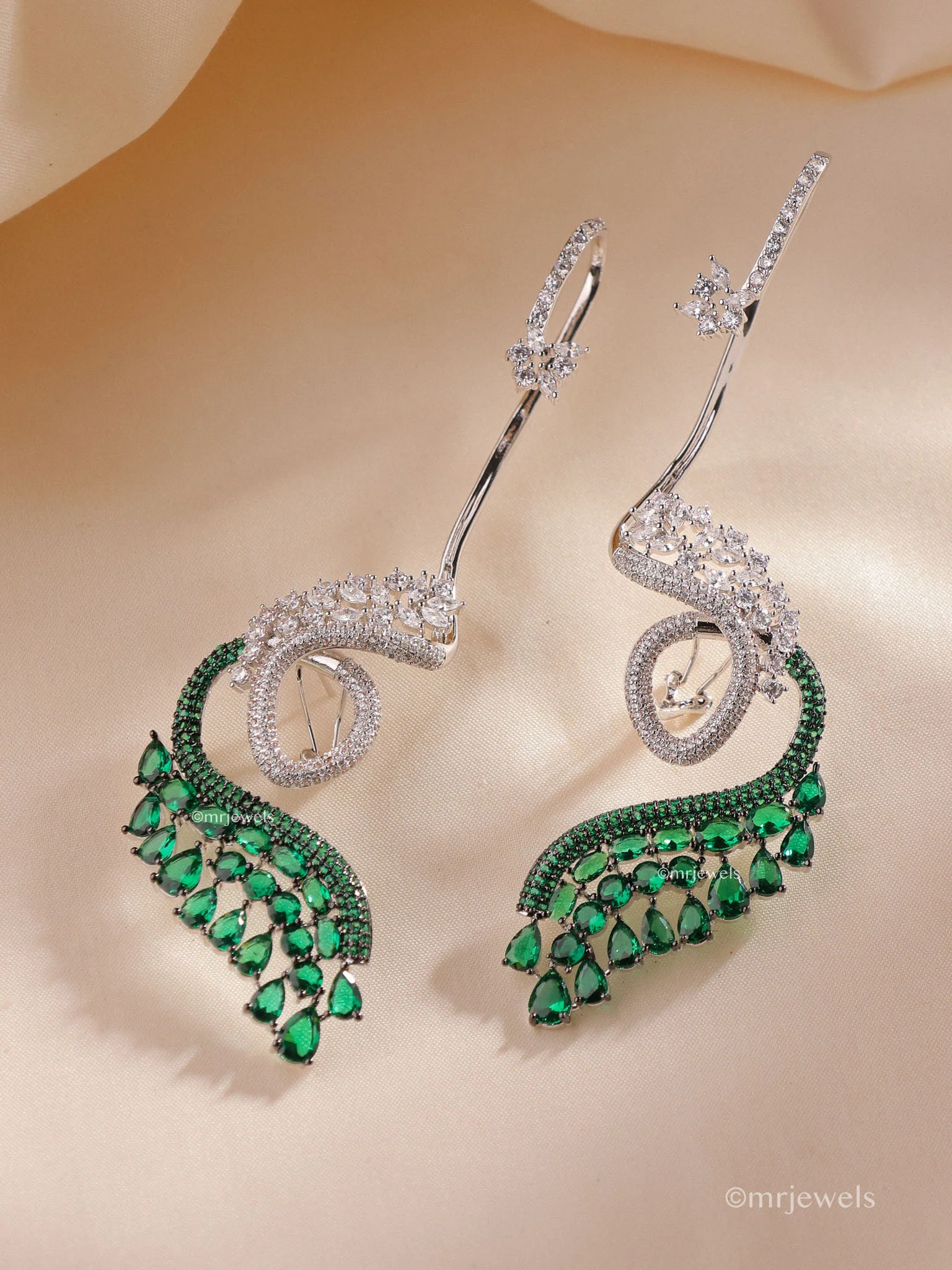 Designer Luxe Statement EarCuff - Image 4