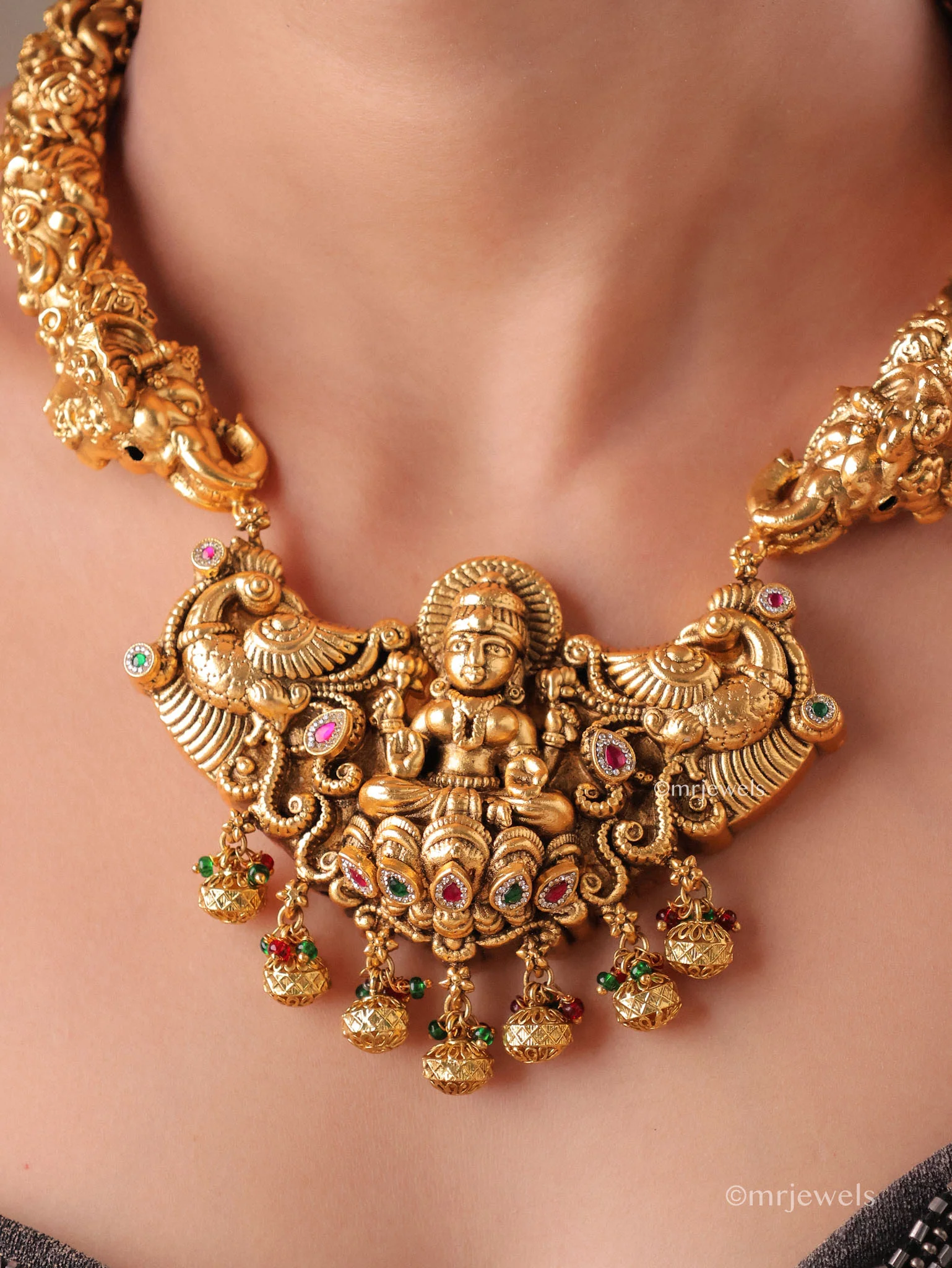 Devika Temple Hasli Necklace - Image 2
