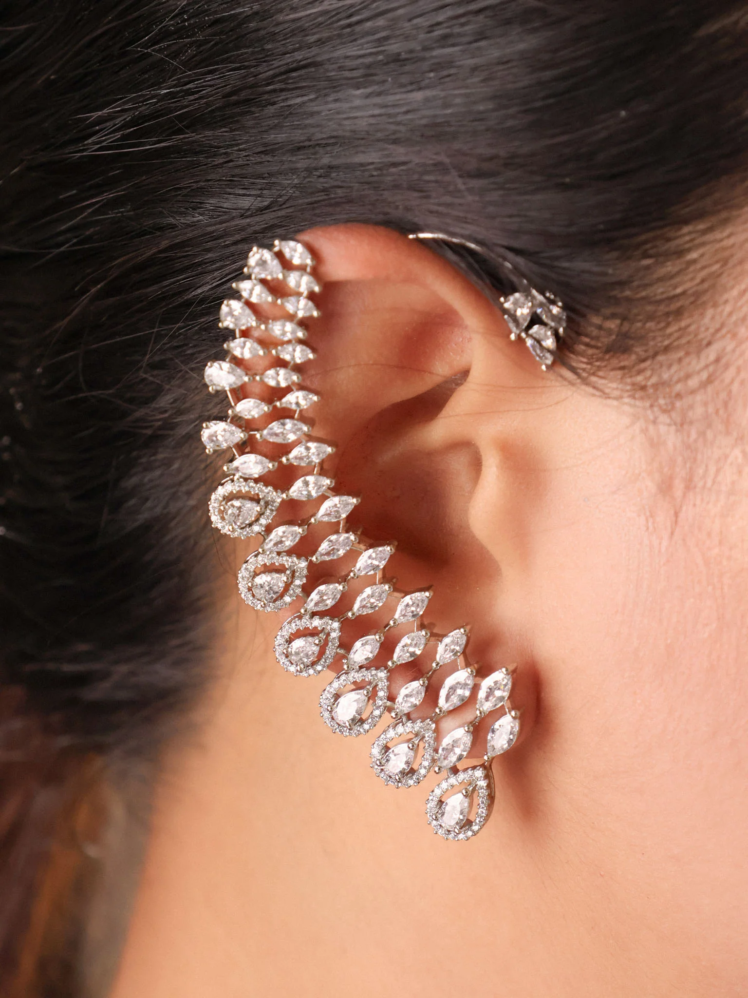 Éclat Diamond Ear Cuff - Image 2