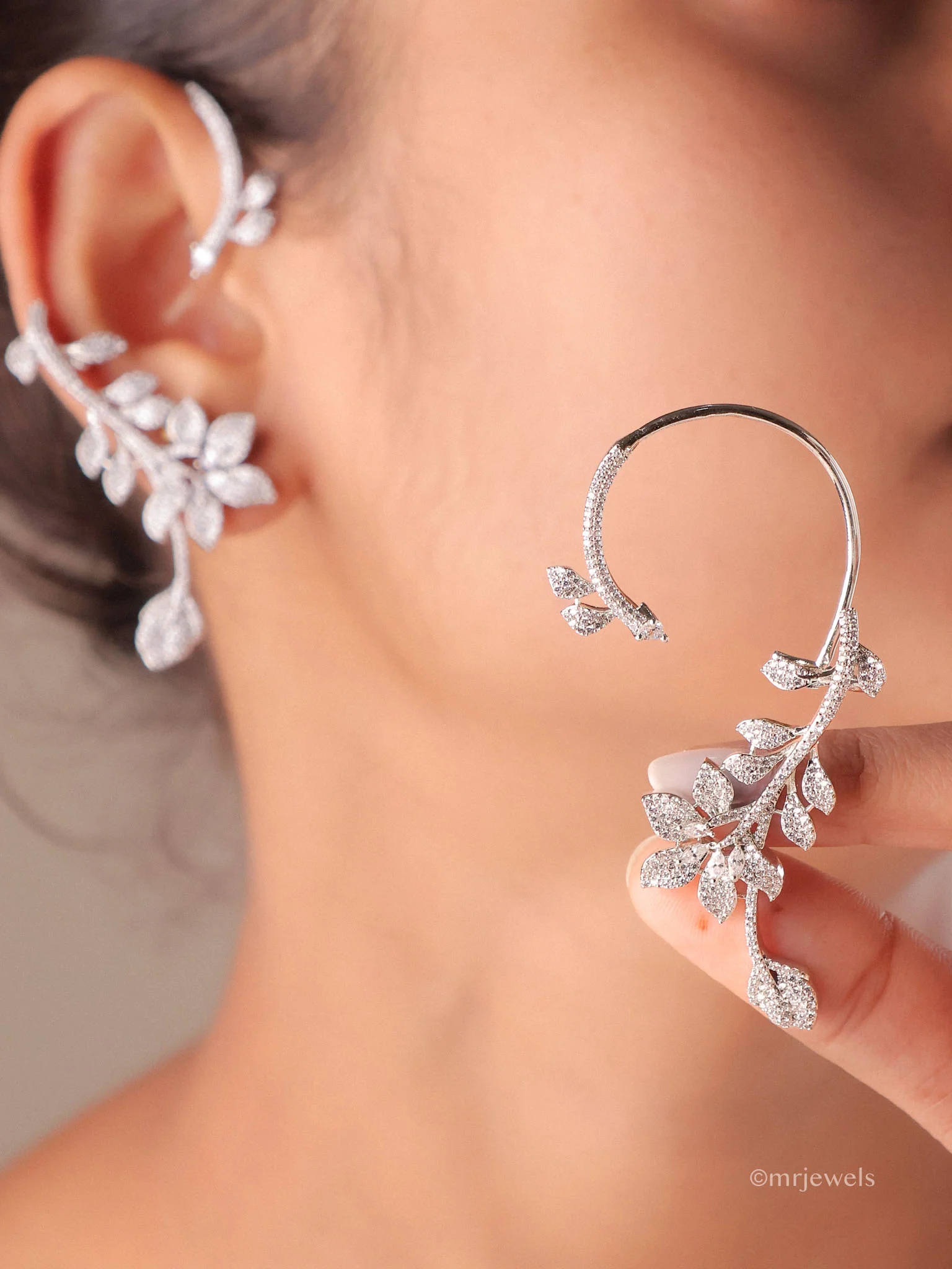 Elara Diamond Earcuff