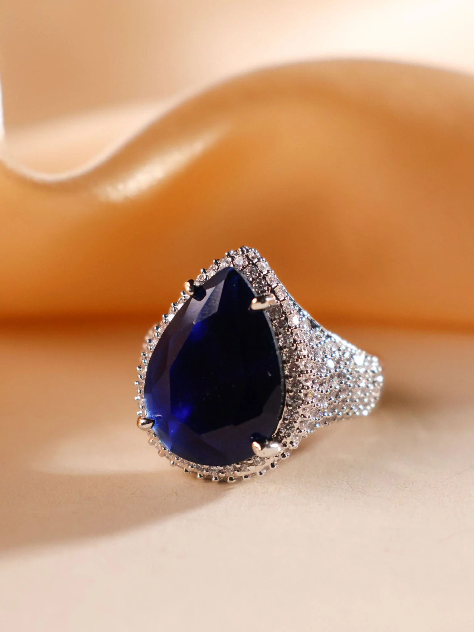Elara Statement Ring - Image 9