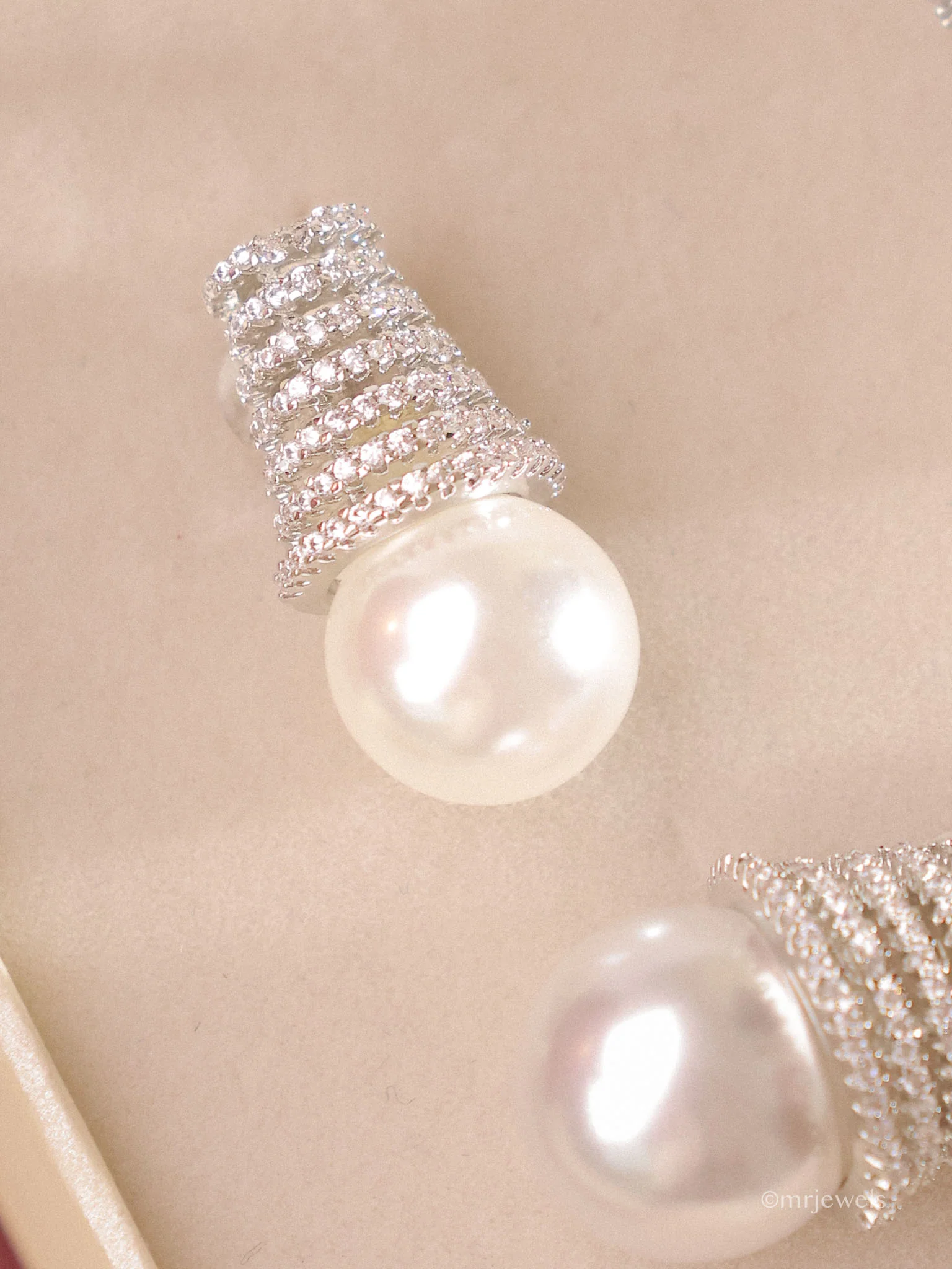 Elegant Crystal Pearl Drop Pendant Set - Image 3