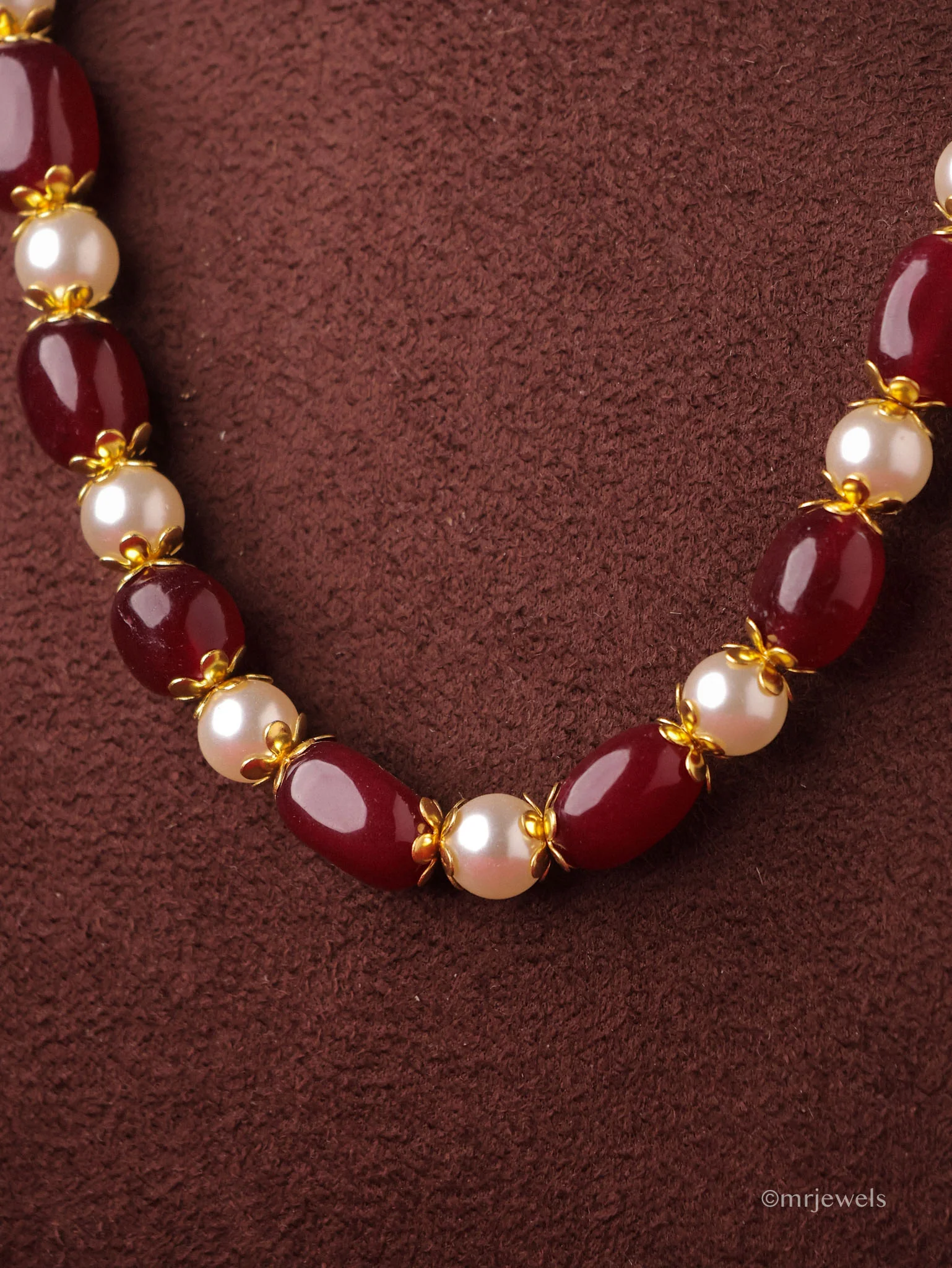 Elegant Green Pearl Necklace - Image 4