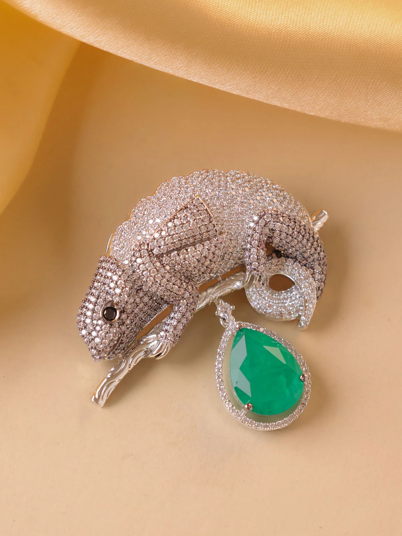 Emerald Chameleon Luxe Brooch - Image 2