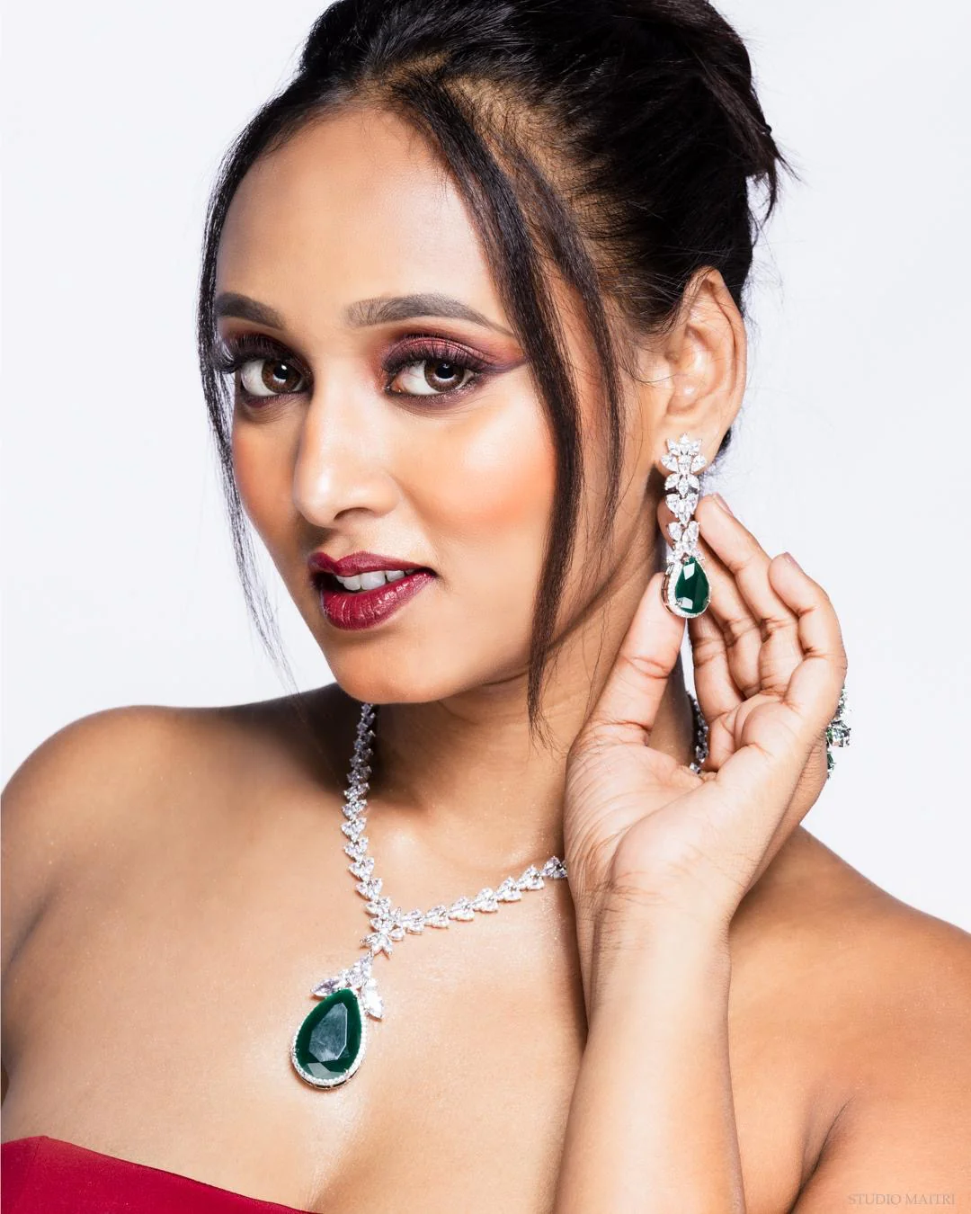 Emerald Grace Royale – Luxe Jewelry Set - Image 4