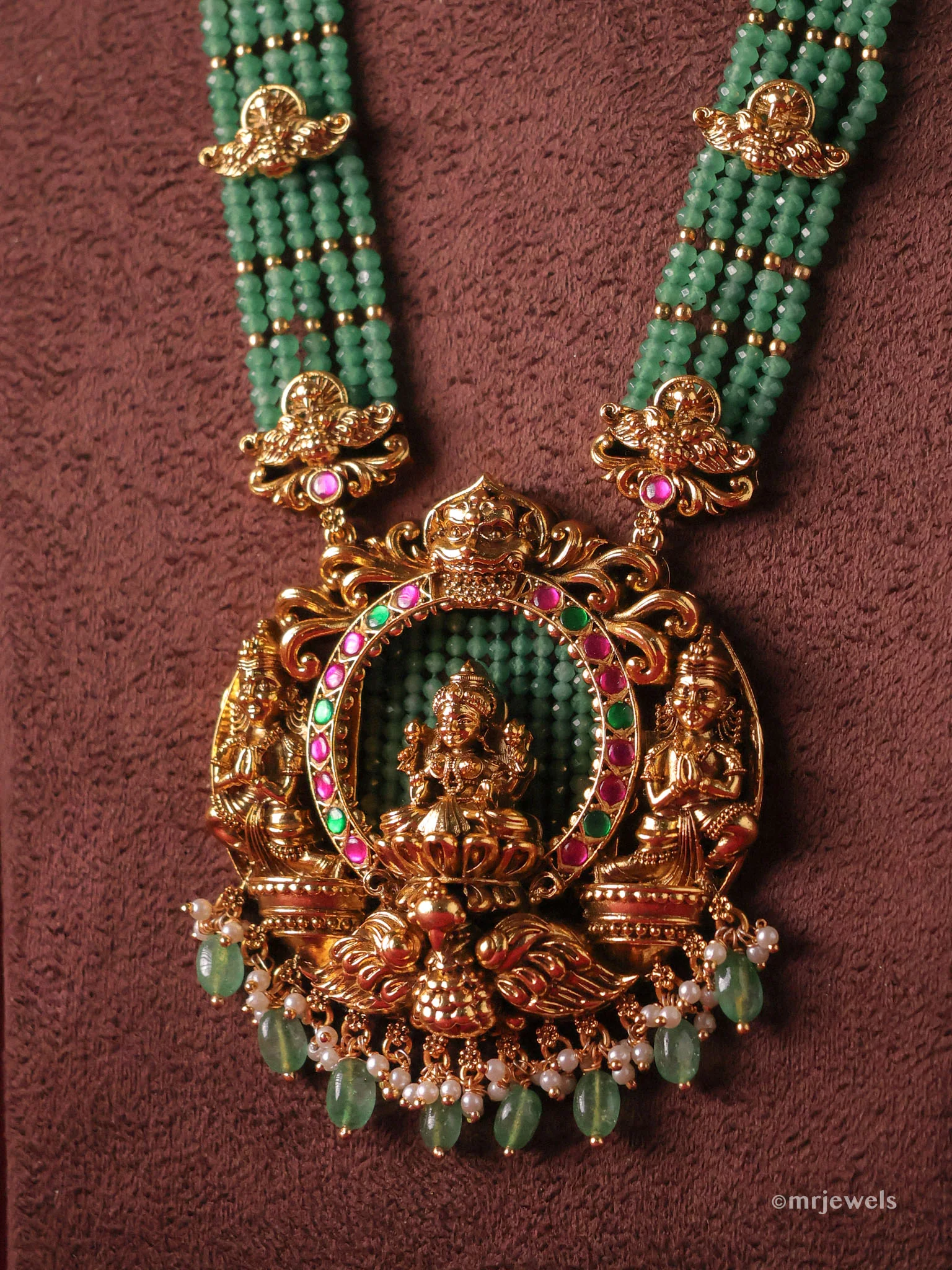 Emerald Lakshmi Temple Jewellery Set (with Earrings) - Image 2