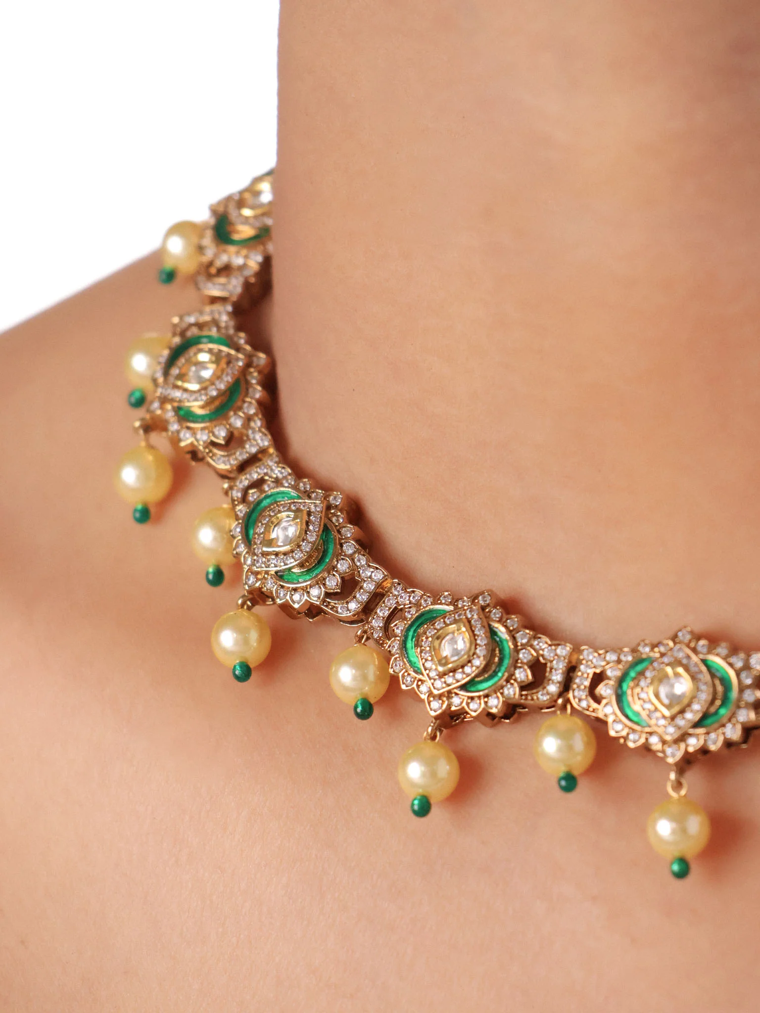 Emerald Lotus Pearl Choker Set - Image 2