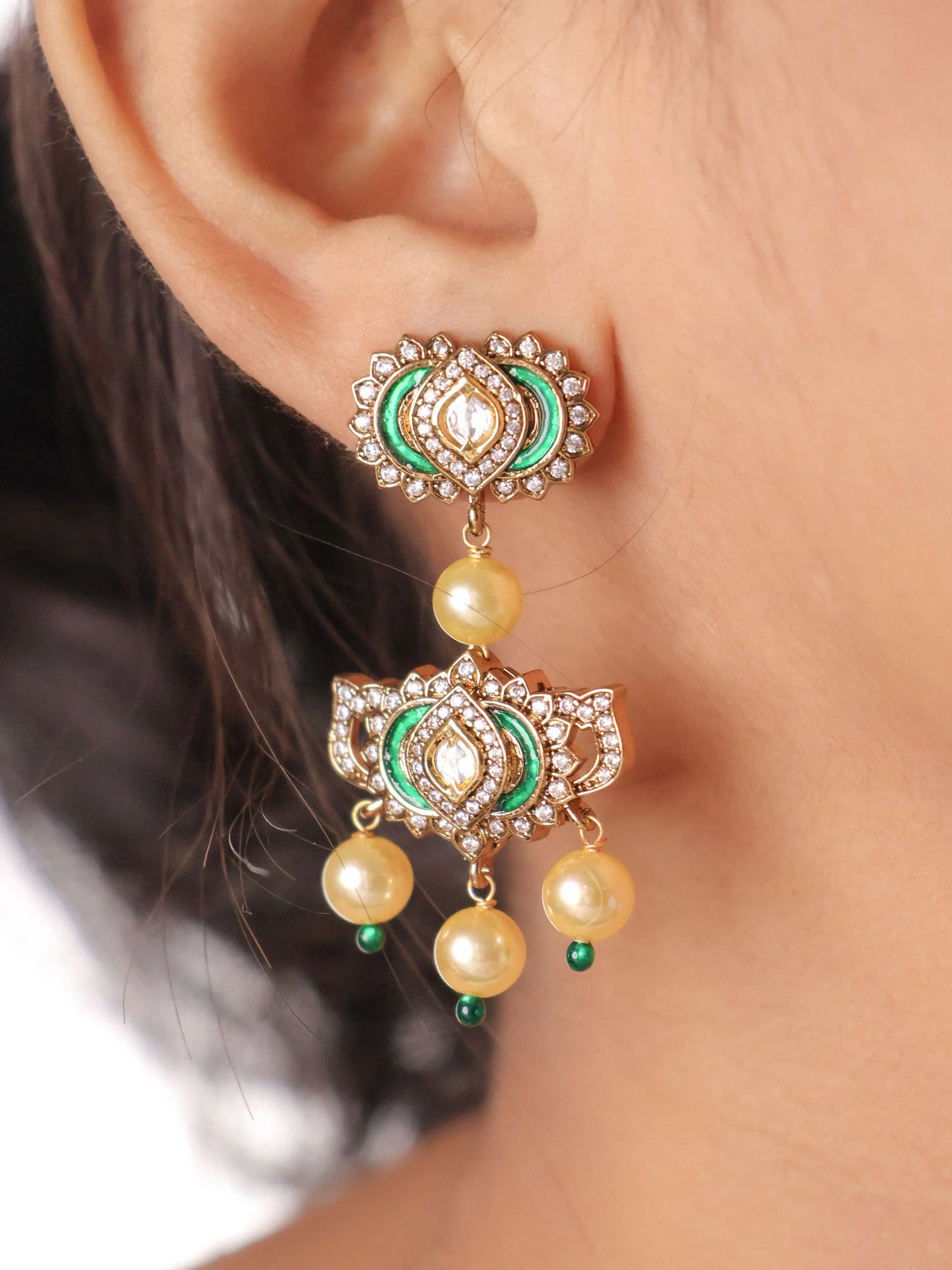 Emerald Lotus Pearl Choker Set - Image 3