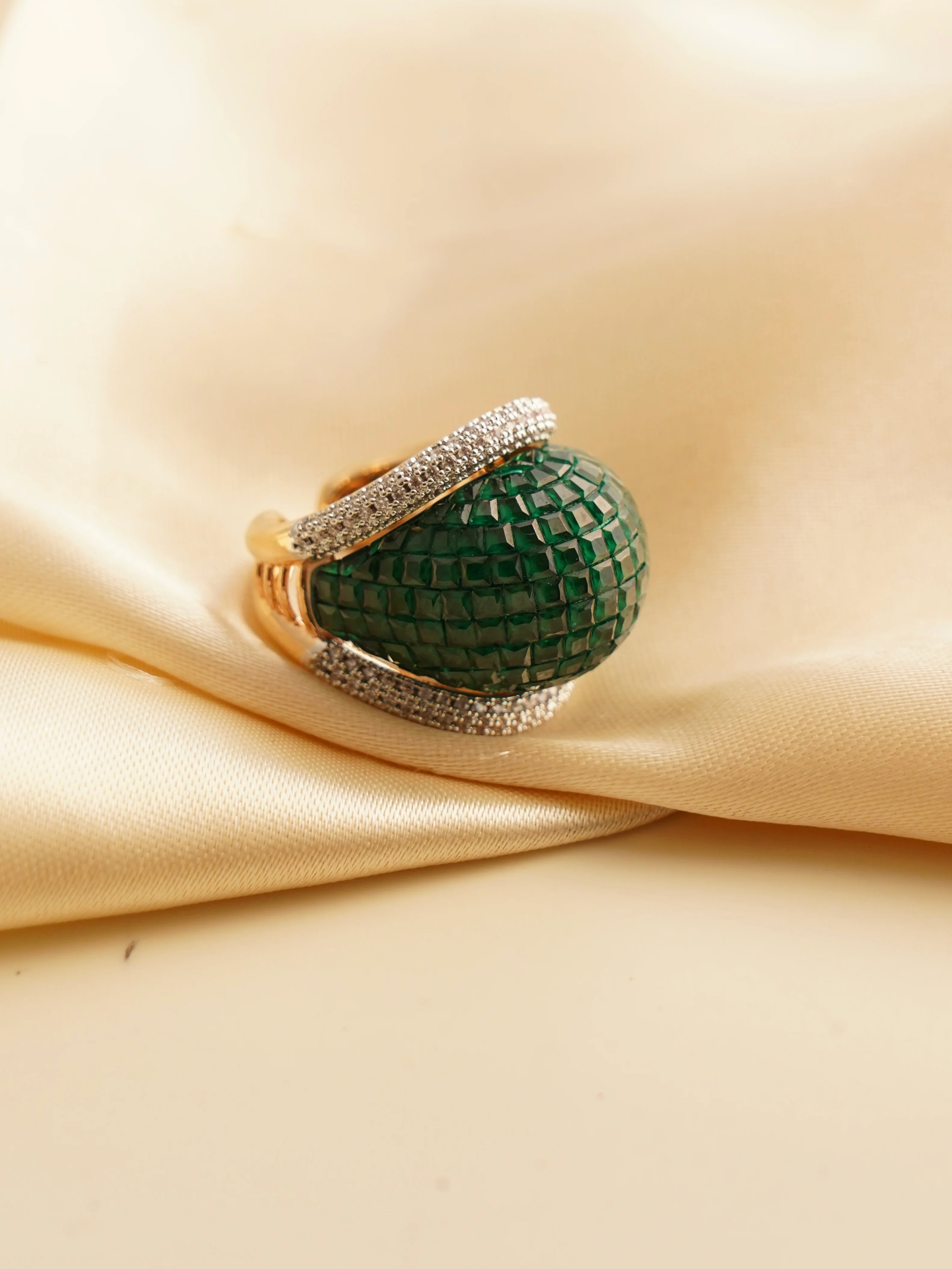 Emerald Majesty Statement Ring - Image 2