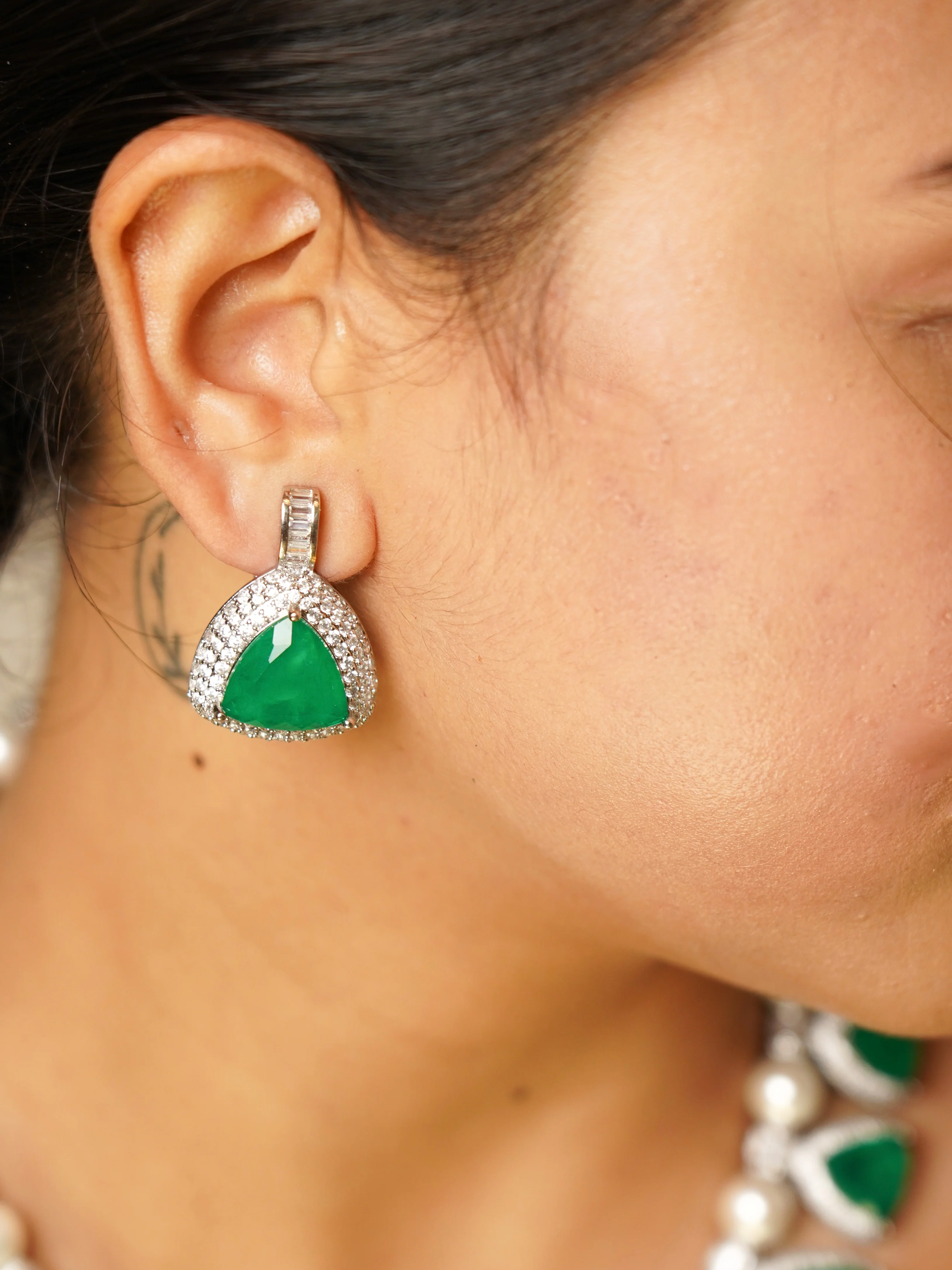 Pearl Emerald Designer Necklace Set - Image 4