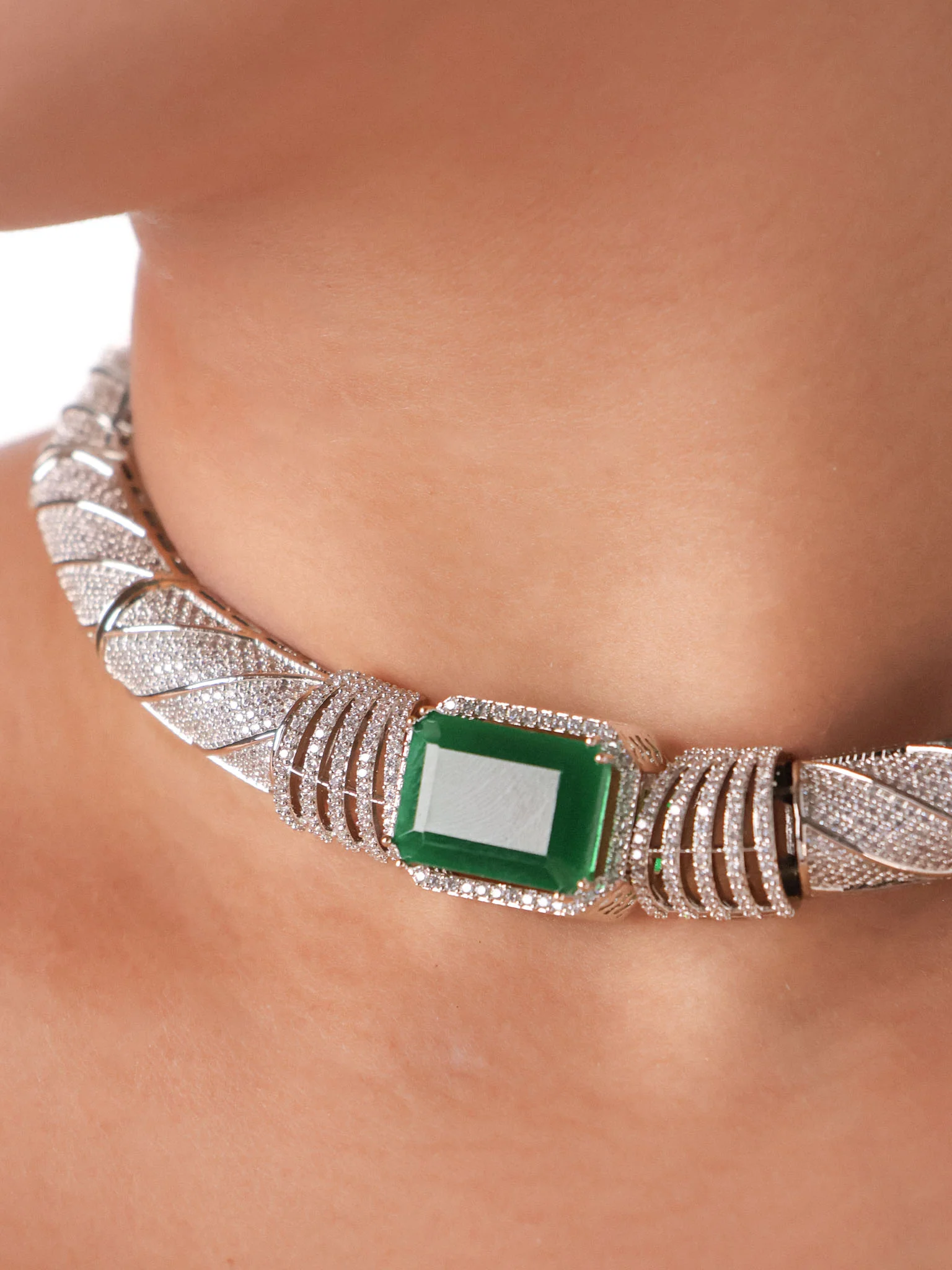 Emerald Regent Pavé Choker Set - Image 2