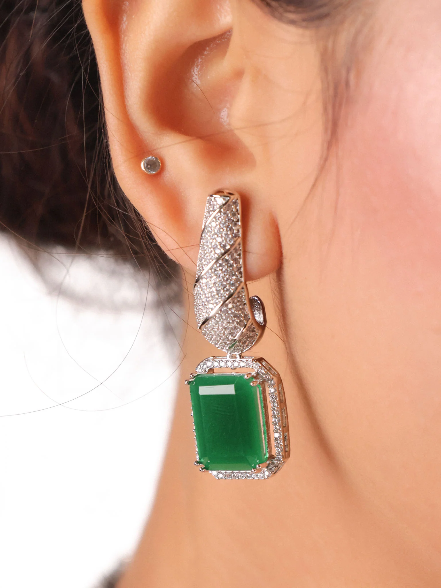 Emerald Regent Pavé Choker Set - Image 3