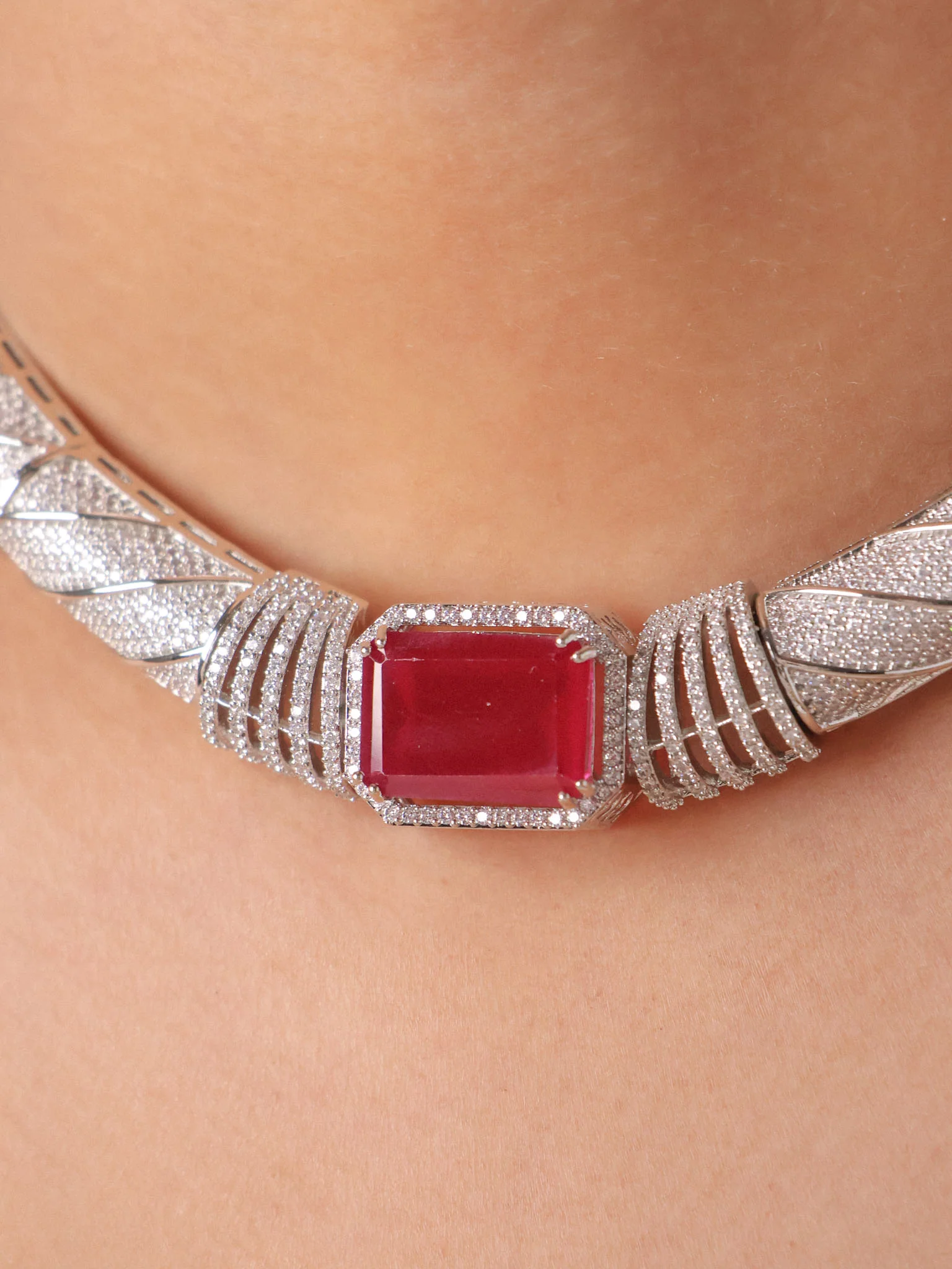 Emerald Regent Pavé Choker Set - Image 5