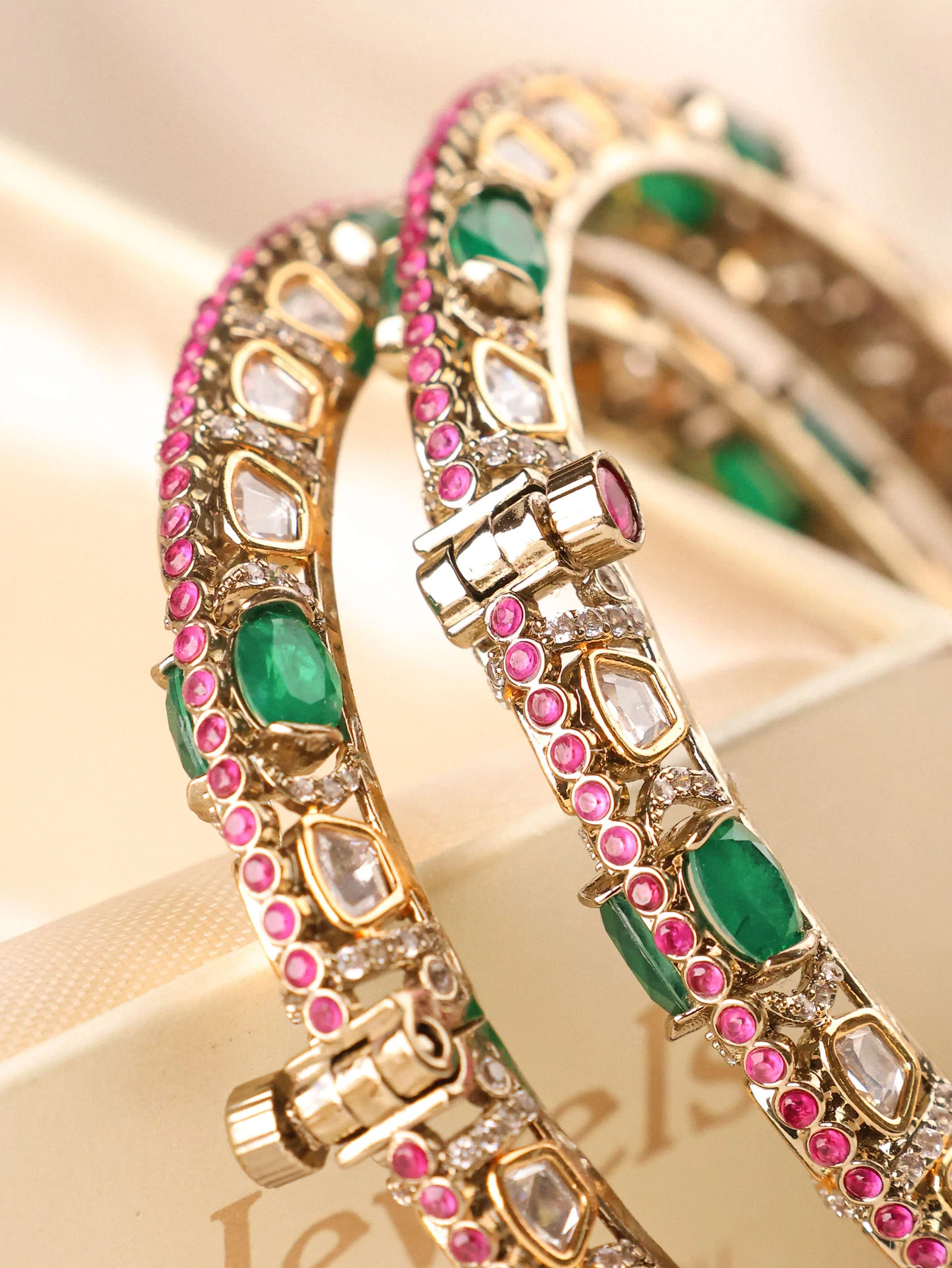 Emerald Riwaayat Polki Bangles - Image 3