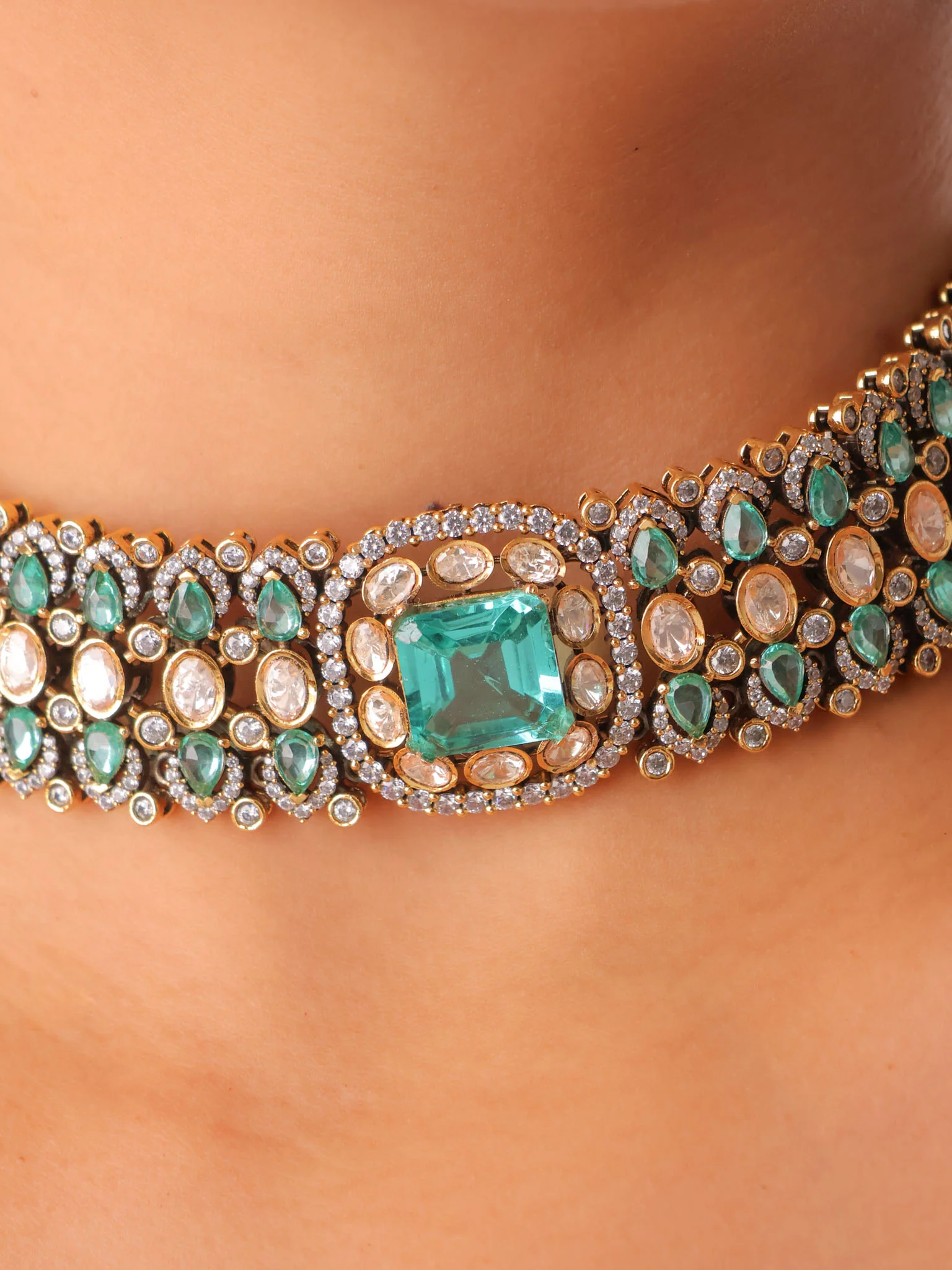Eshana Royal Emerald Green Choker Set - Image 2