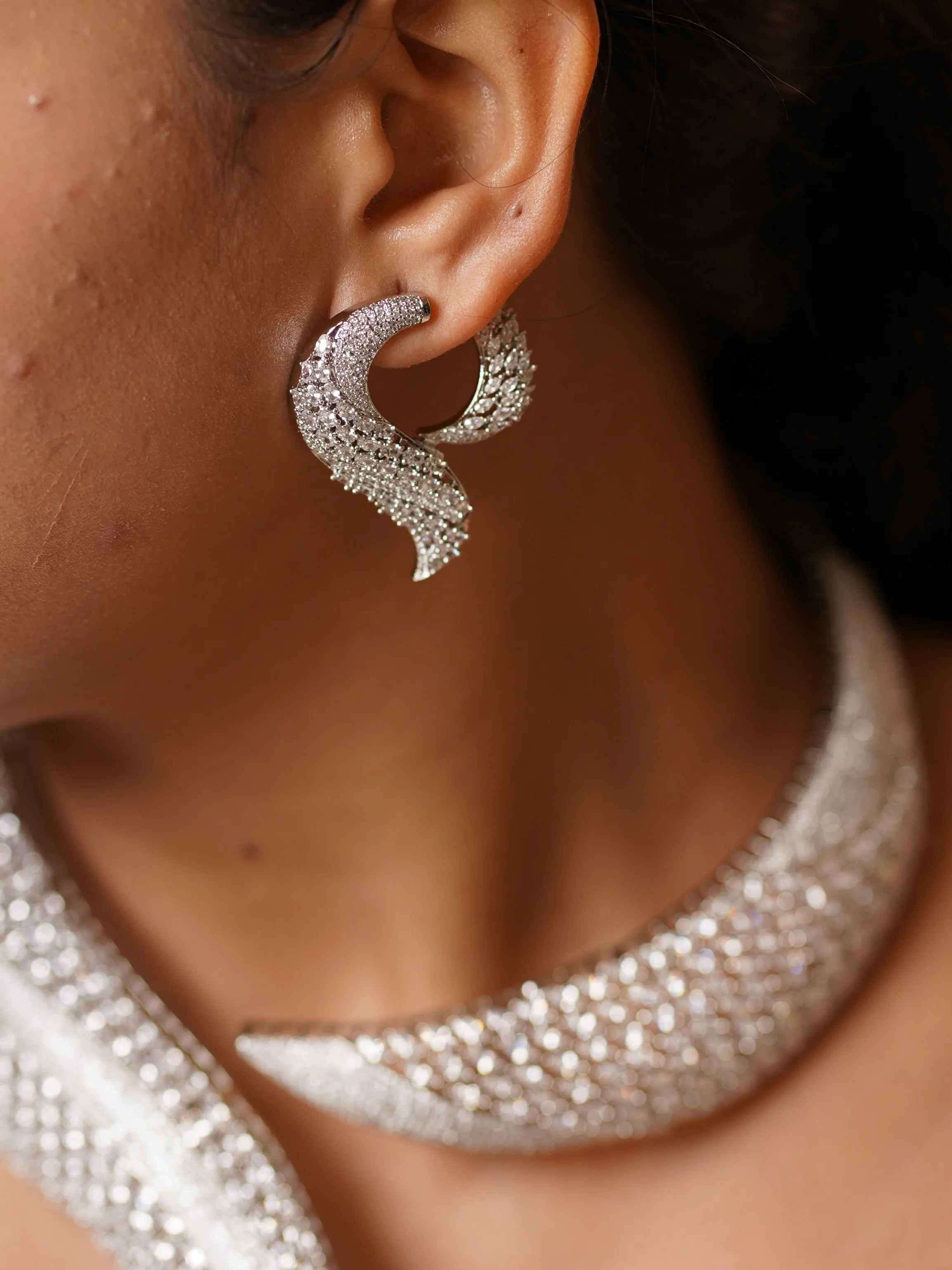 Diamond Collar Set – The Pinnacle of Luxury for Cocktail Nights - Image 3