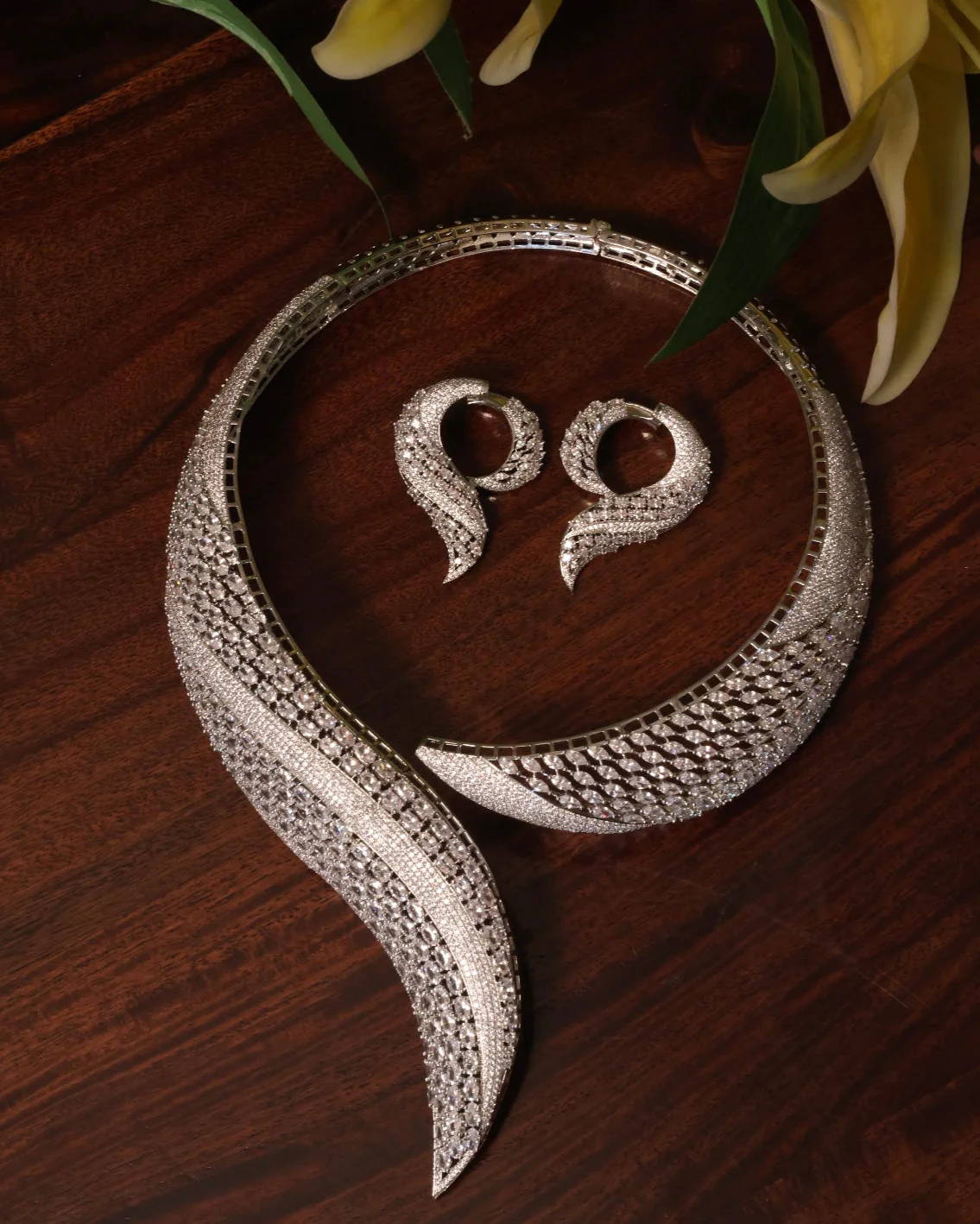 Diamond Collar Set – The Pinnacle of Luxury for Cocktail Nights - Image 4