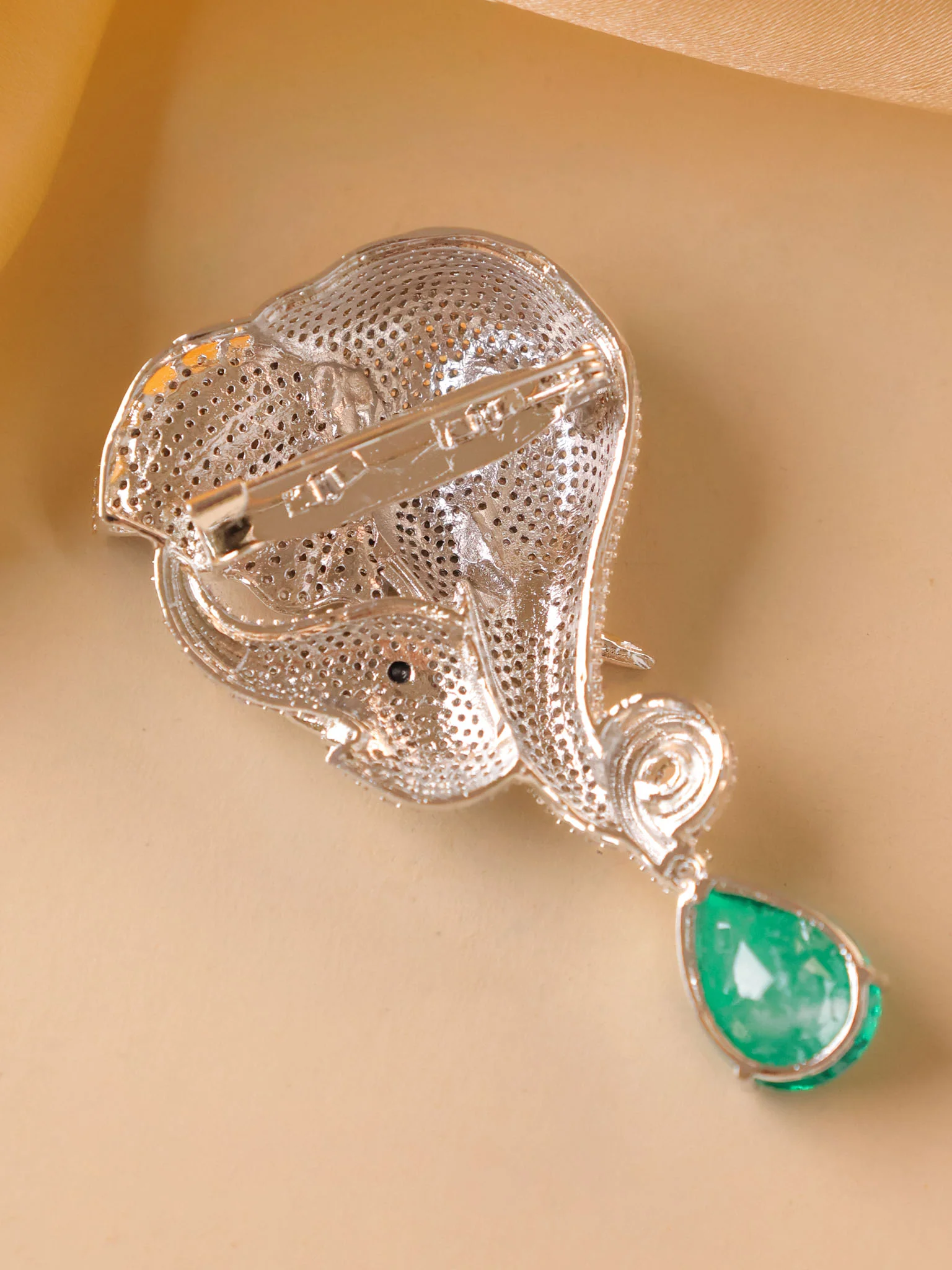 Gajraj Emerald Luxe Brooch - Image 3