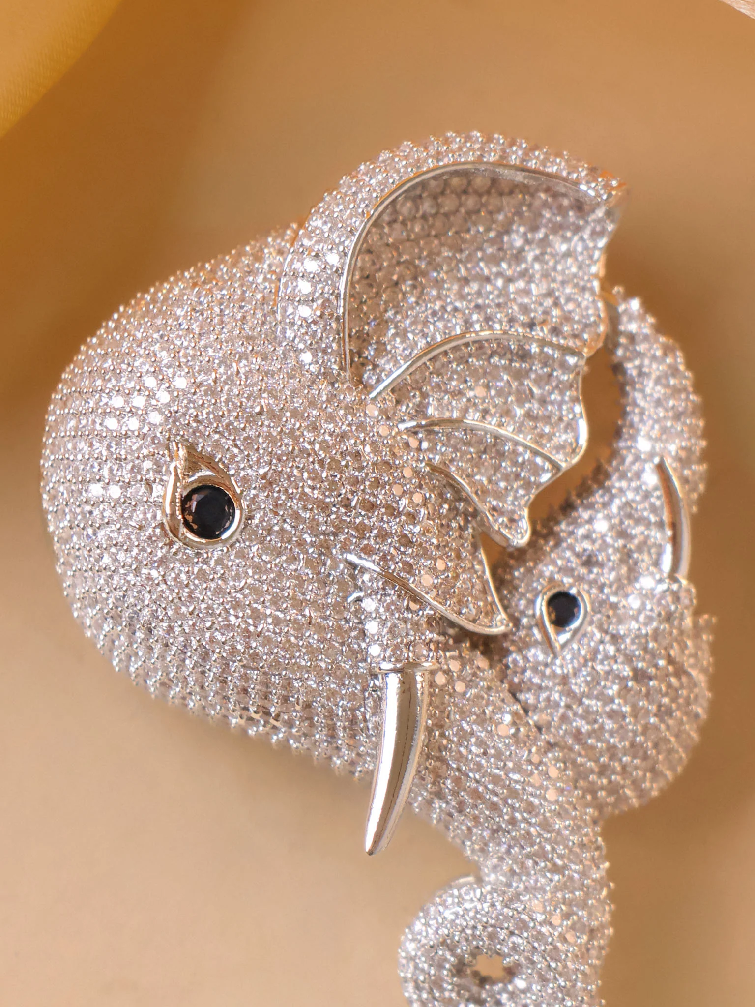 Gajraj Emerald Luxe Brooch - Image 4