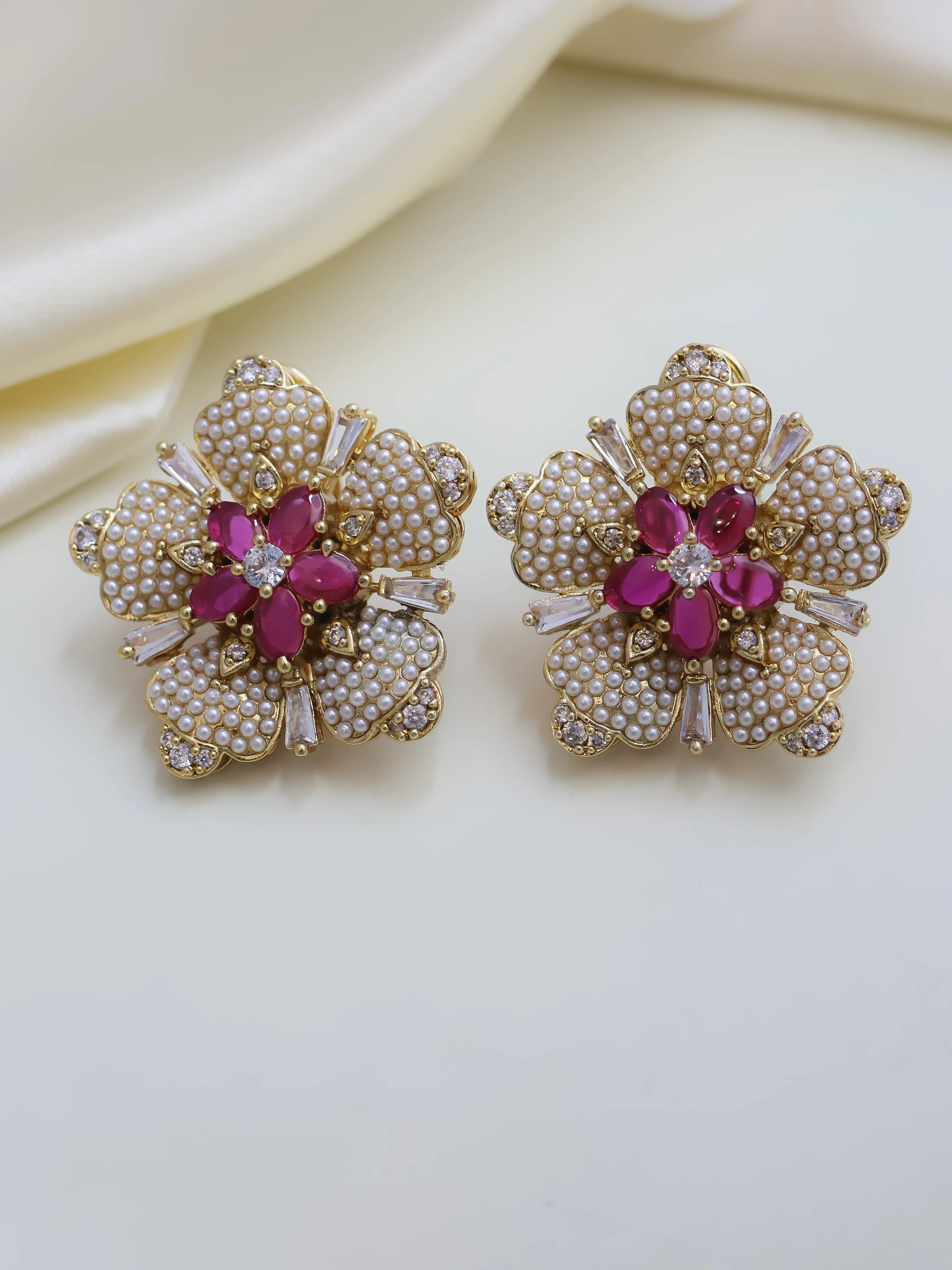 Gul Naaz Pearl – Luxurious Floral Clip Studs Earrings