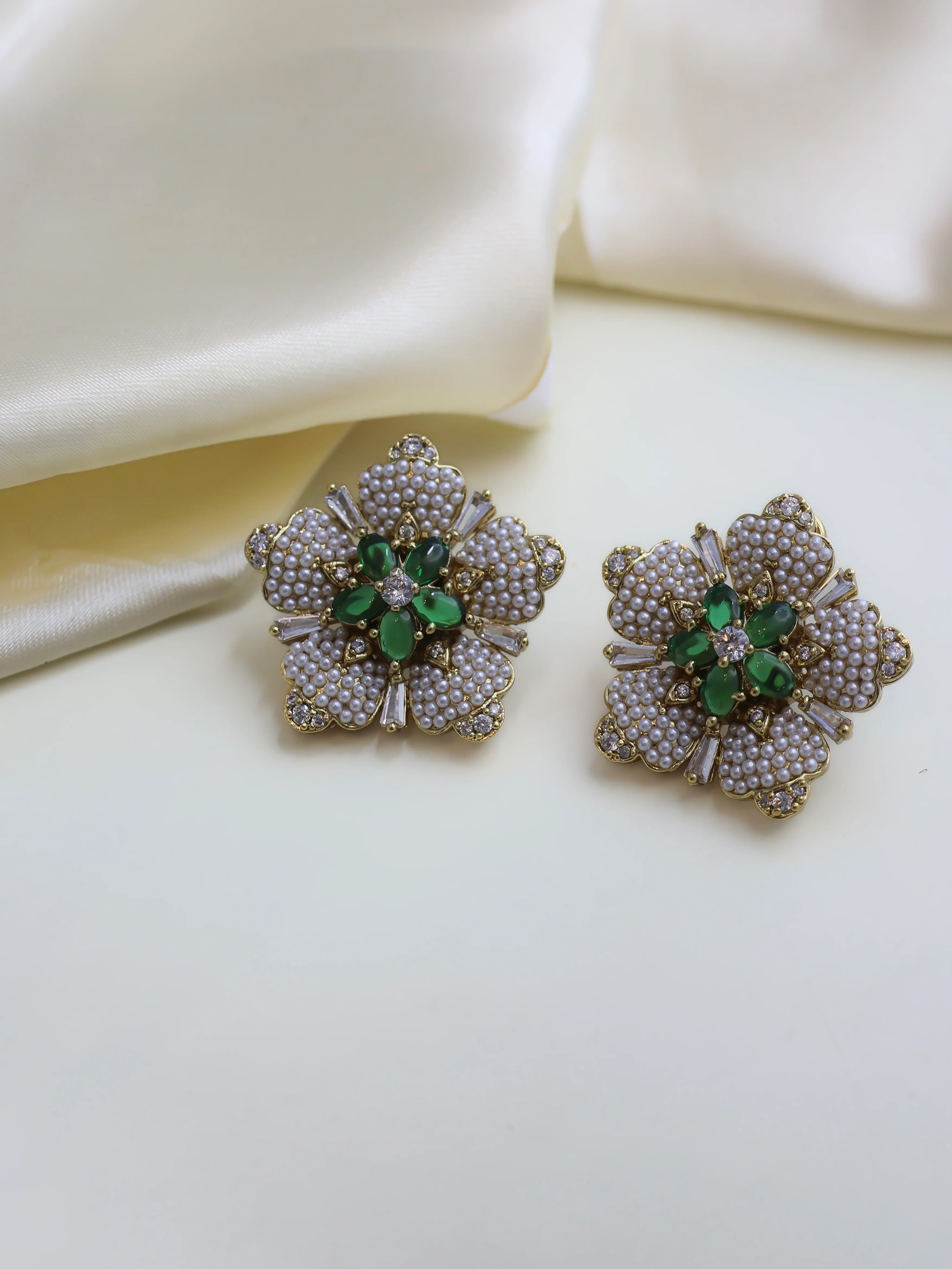 Gul Naaz Pearl – Luxurious Floral Clip Studs Earrings - Image 2