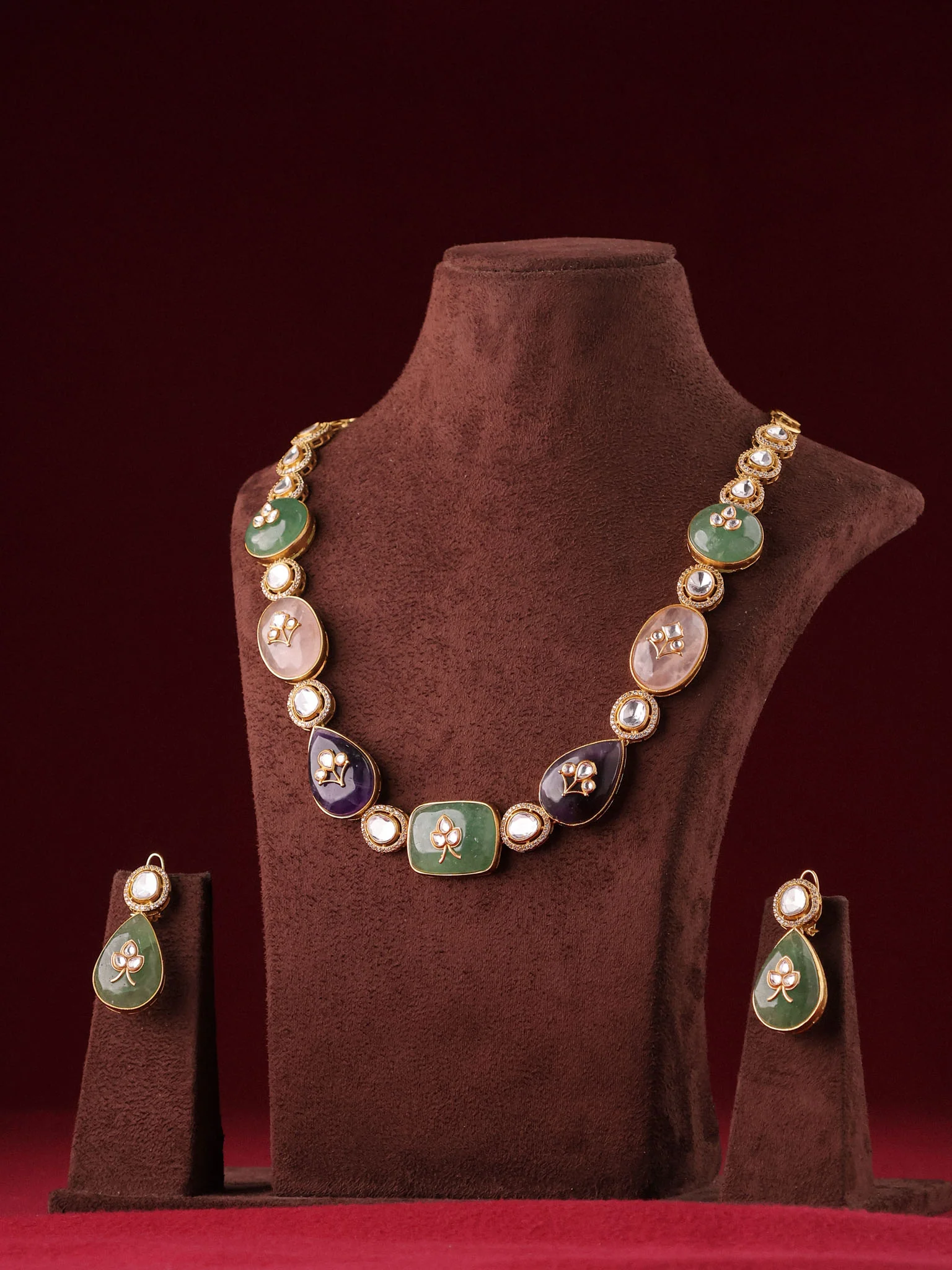 Heirloom Heritage Necklace set
