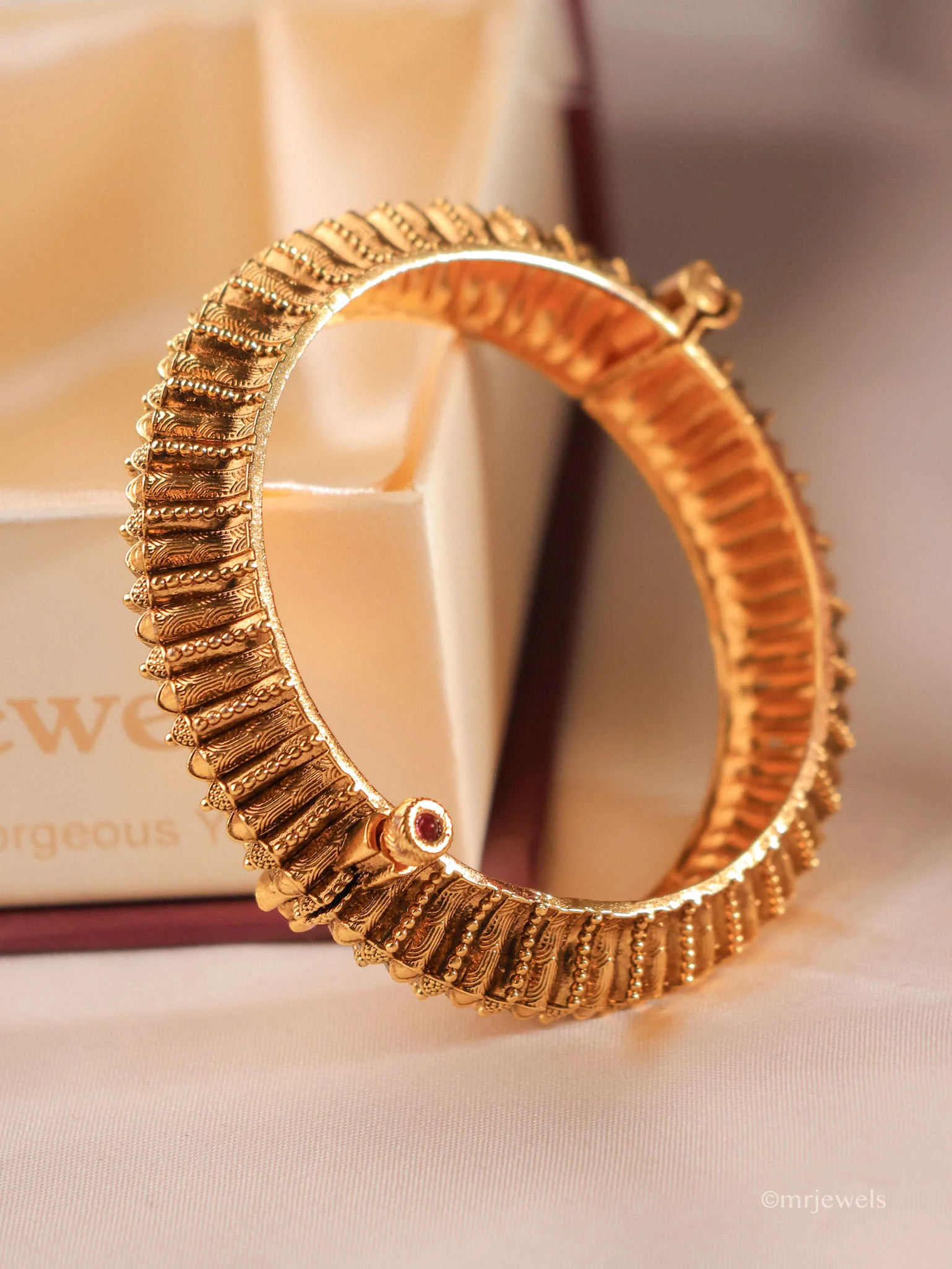 Heritage Carved Antique Gold Bangle - Image 2