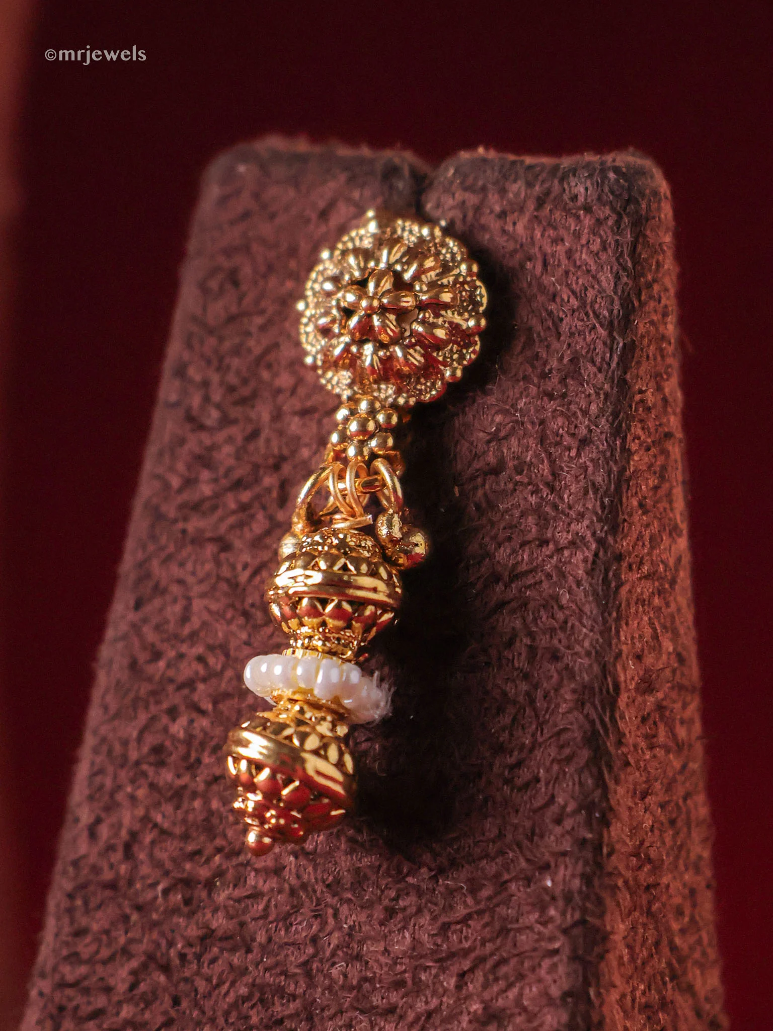 Heritage Gold-Toned Beaded Necklace with Matching Drop Earrings - Image 3